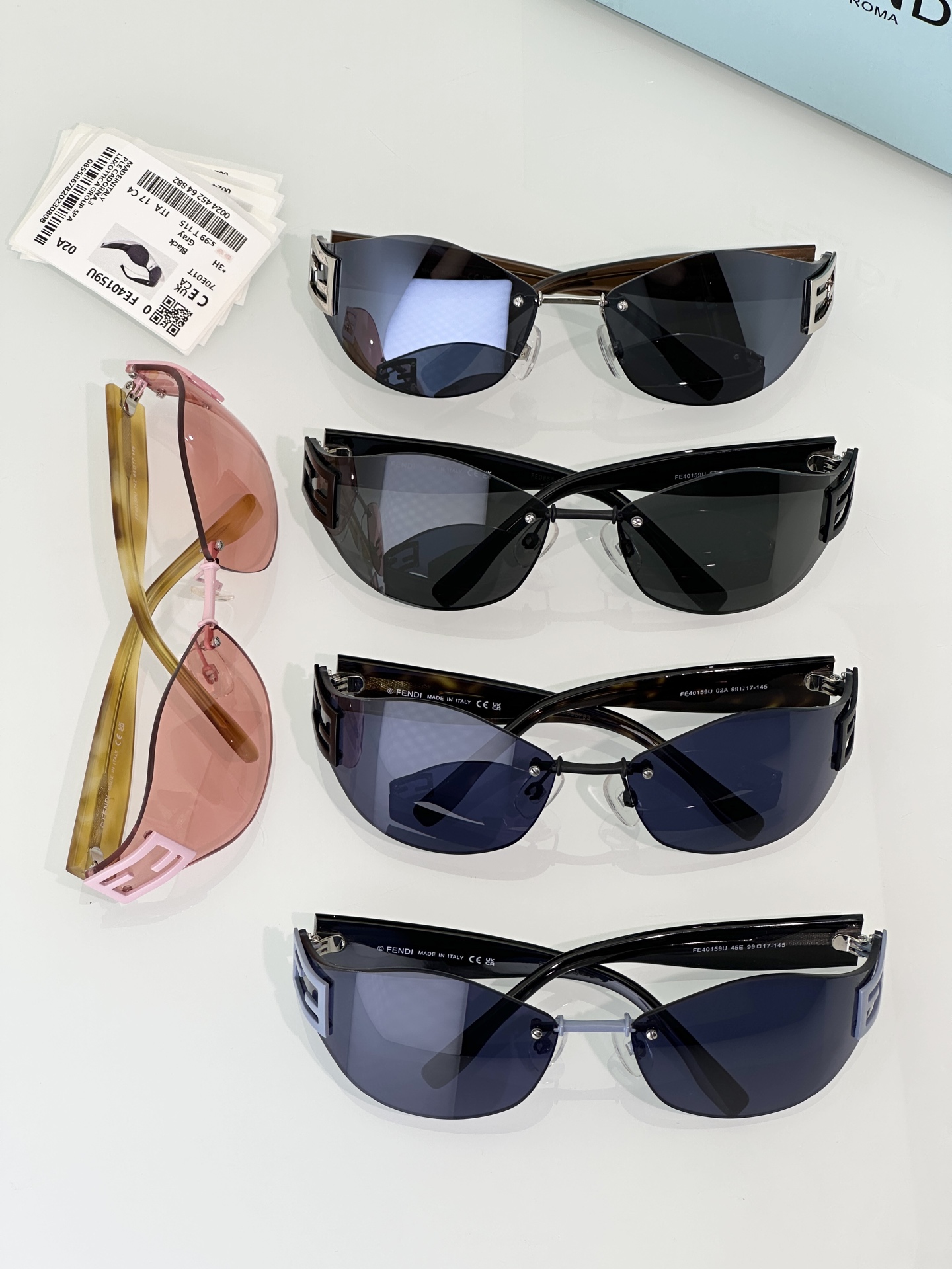 Fendi Sunglasses FE40159U