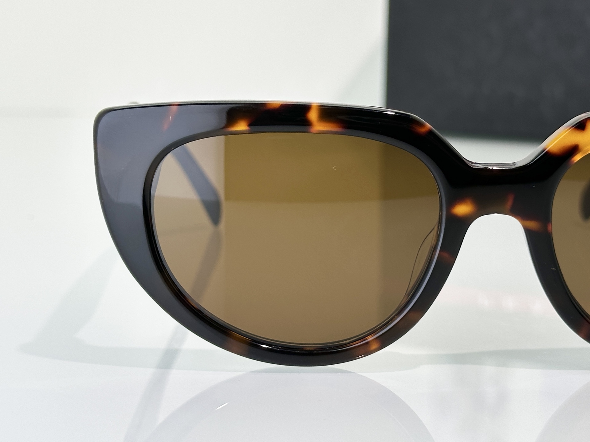 Prada Sunglasses PR2197S
