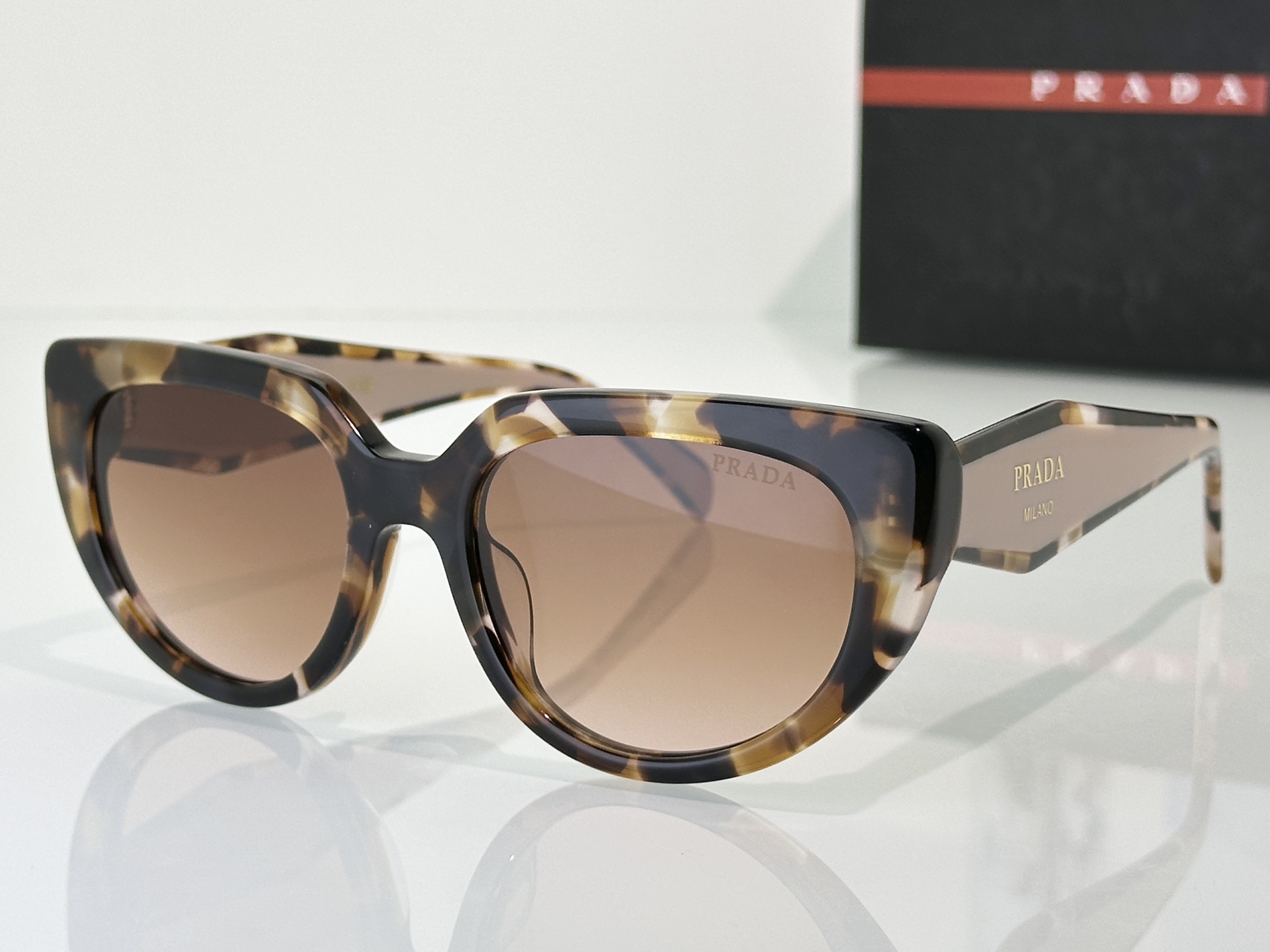 Prada Sunglasses PR2197S