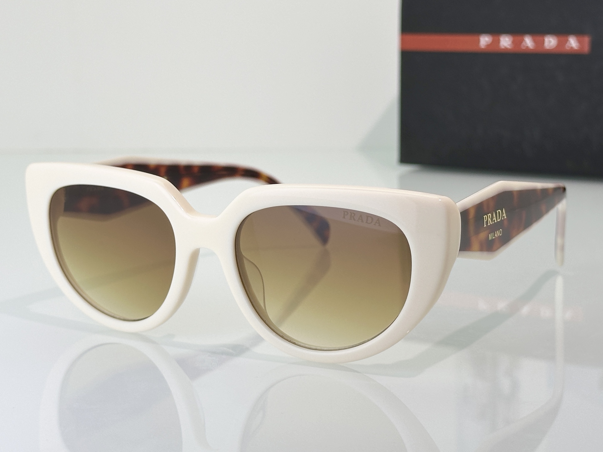 Prada Sunglasses PR2197S