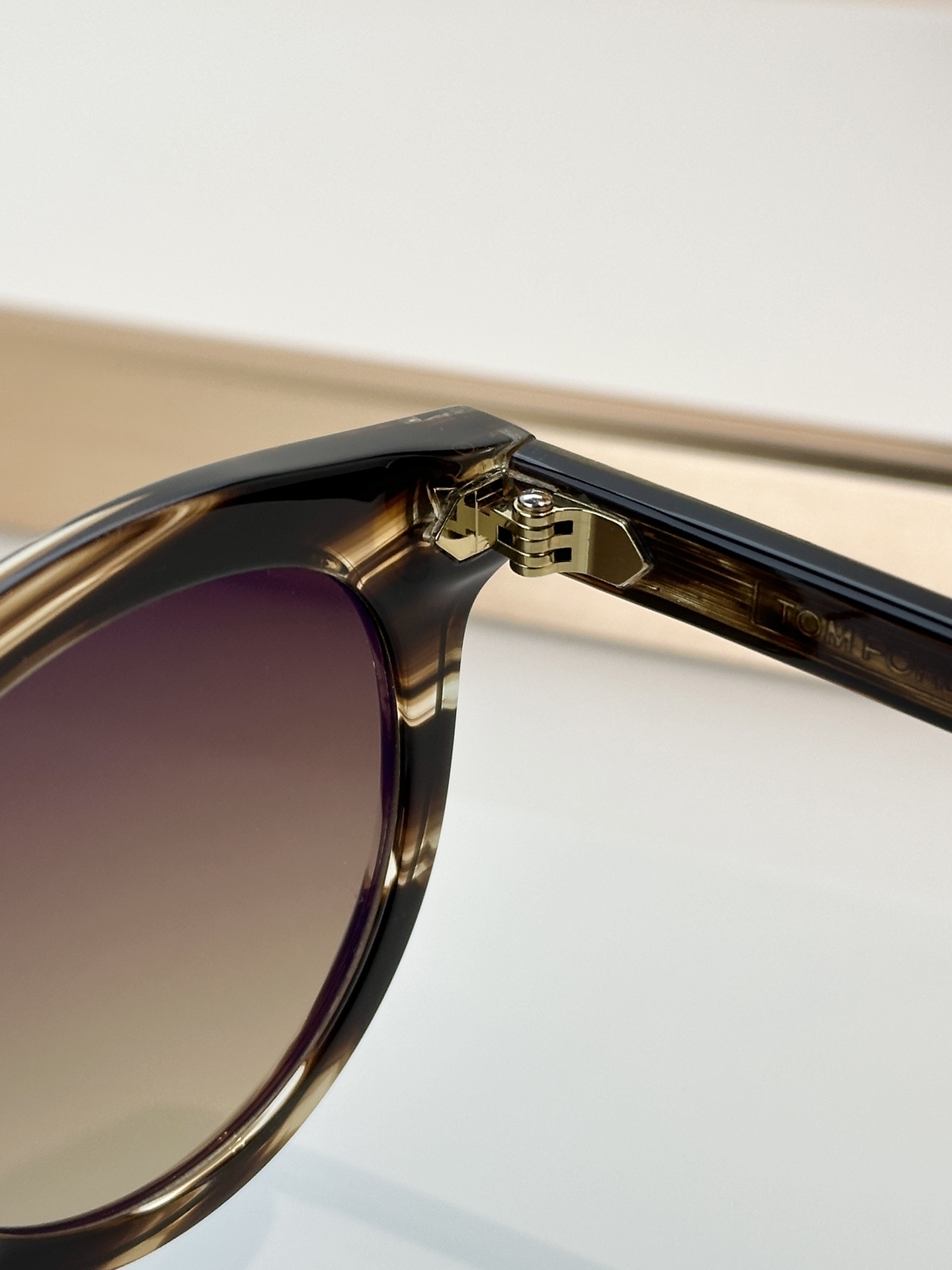 Designer Sunglasses FT1325