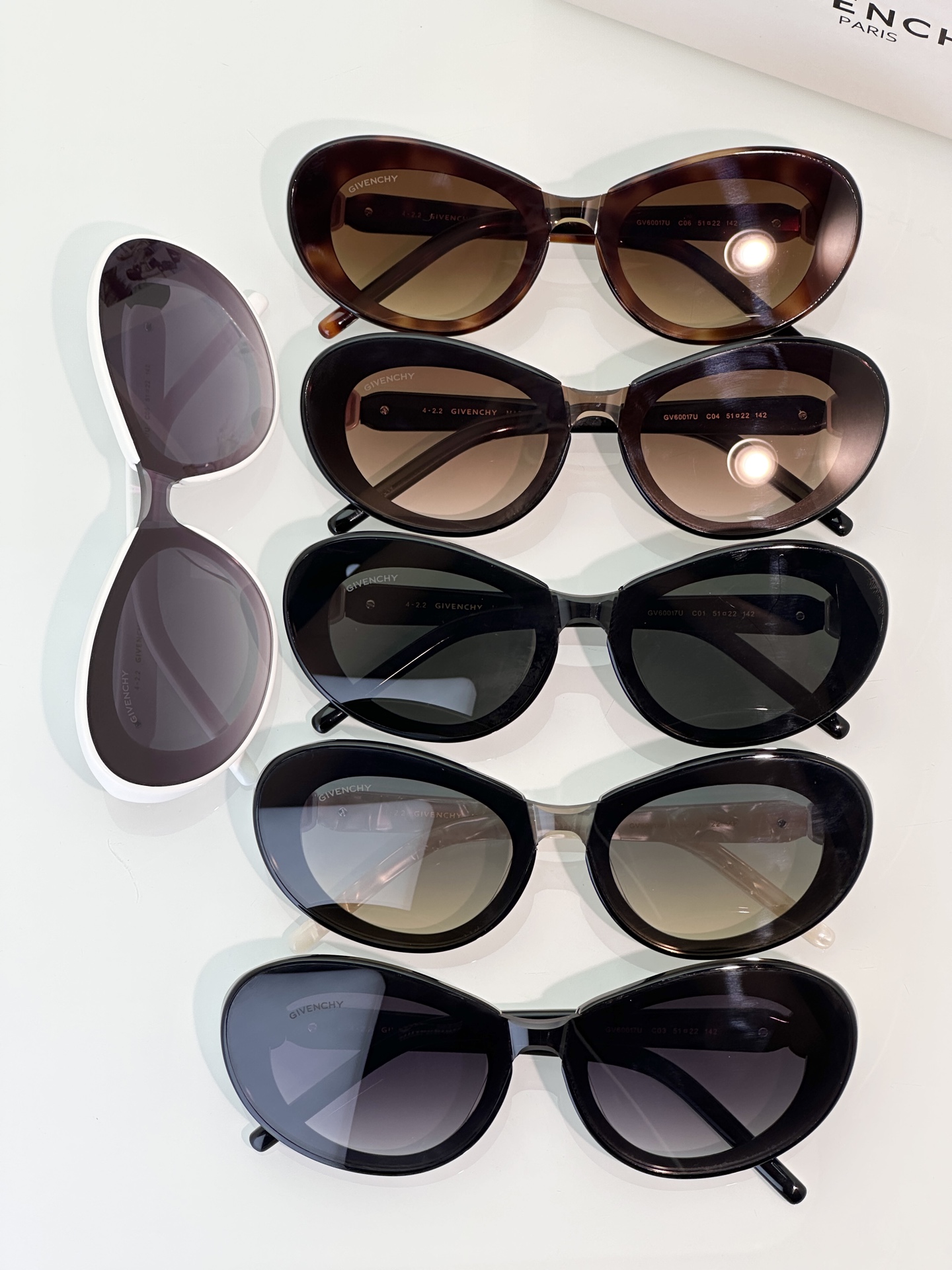 Designer Sunglasses GV60017U