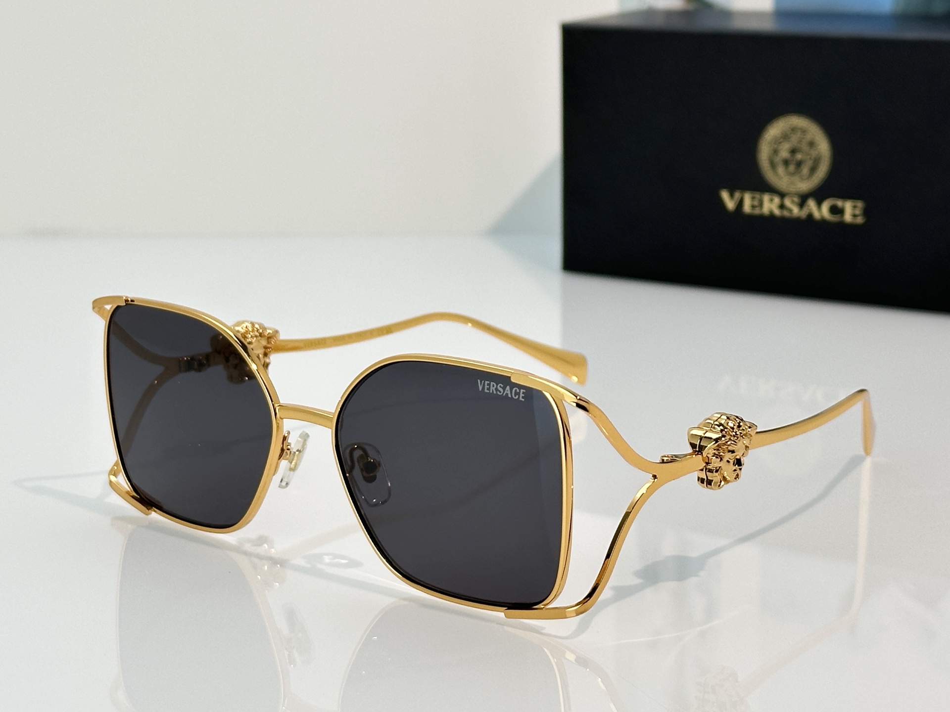 Designer Sunglasses VE1874
