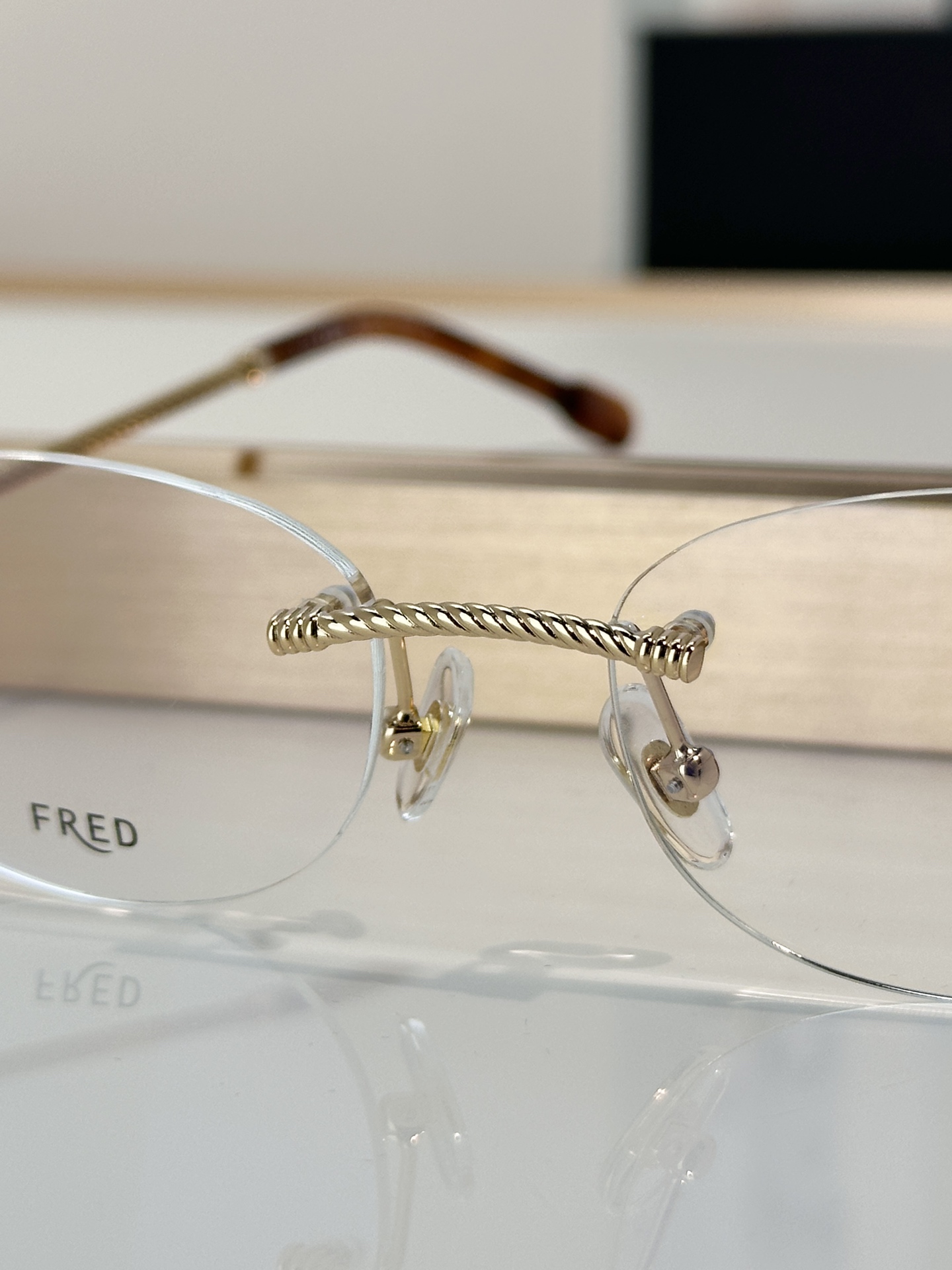 Designer Sunglasses FG50091U