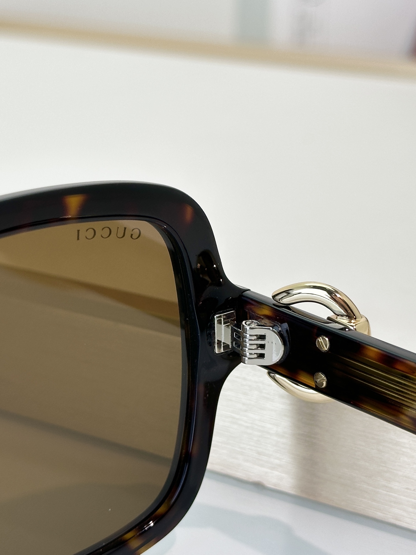 Gucci Sunglasses GG2215S