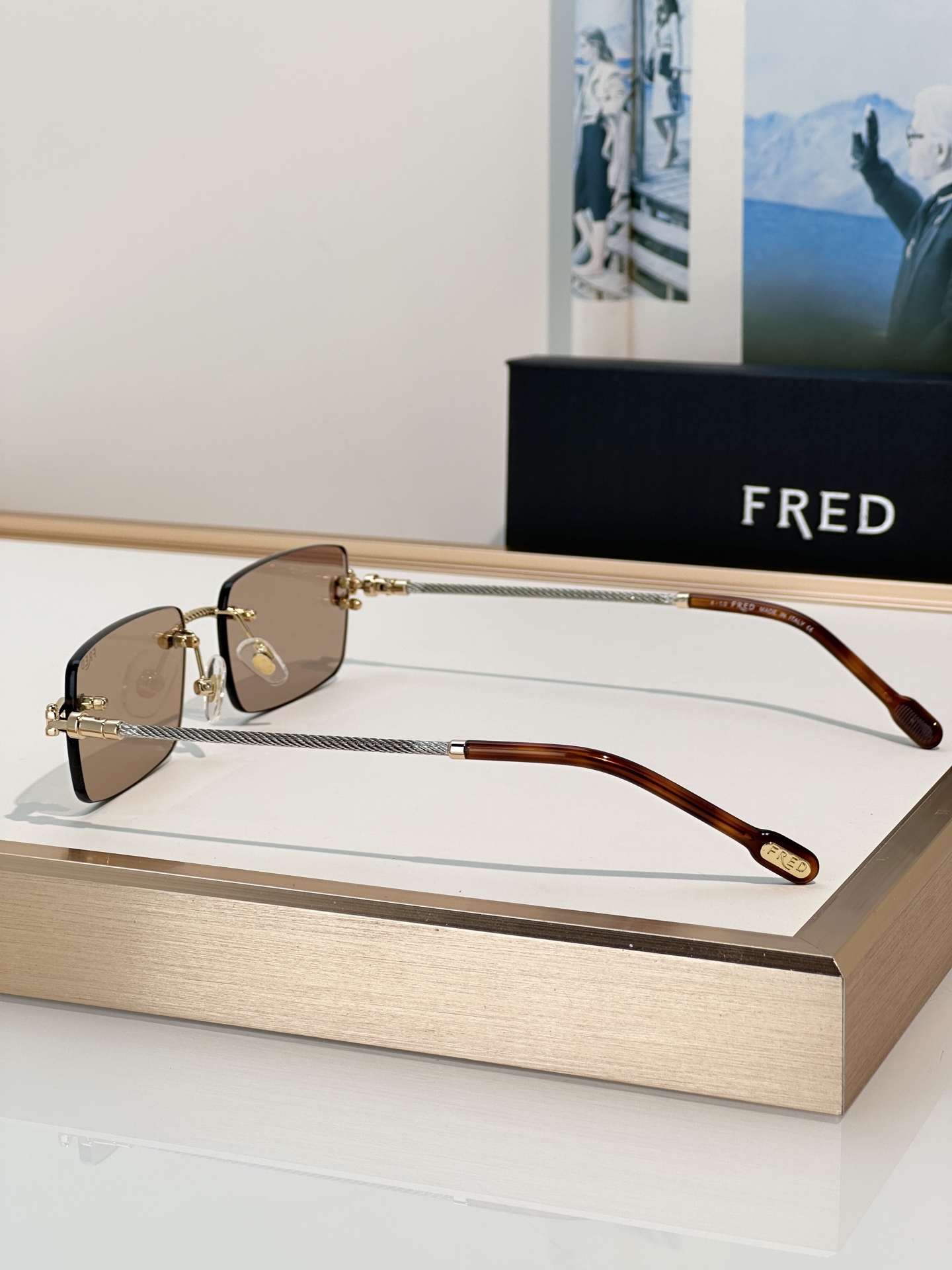 Designer Sunglasses FG40092U