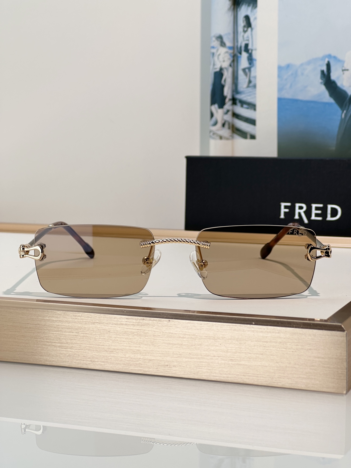 Designer Sunglasses FG40092U