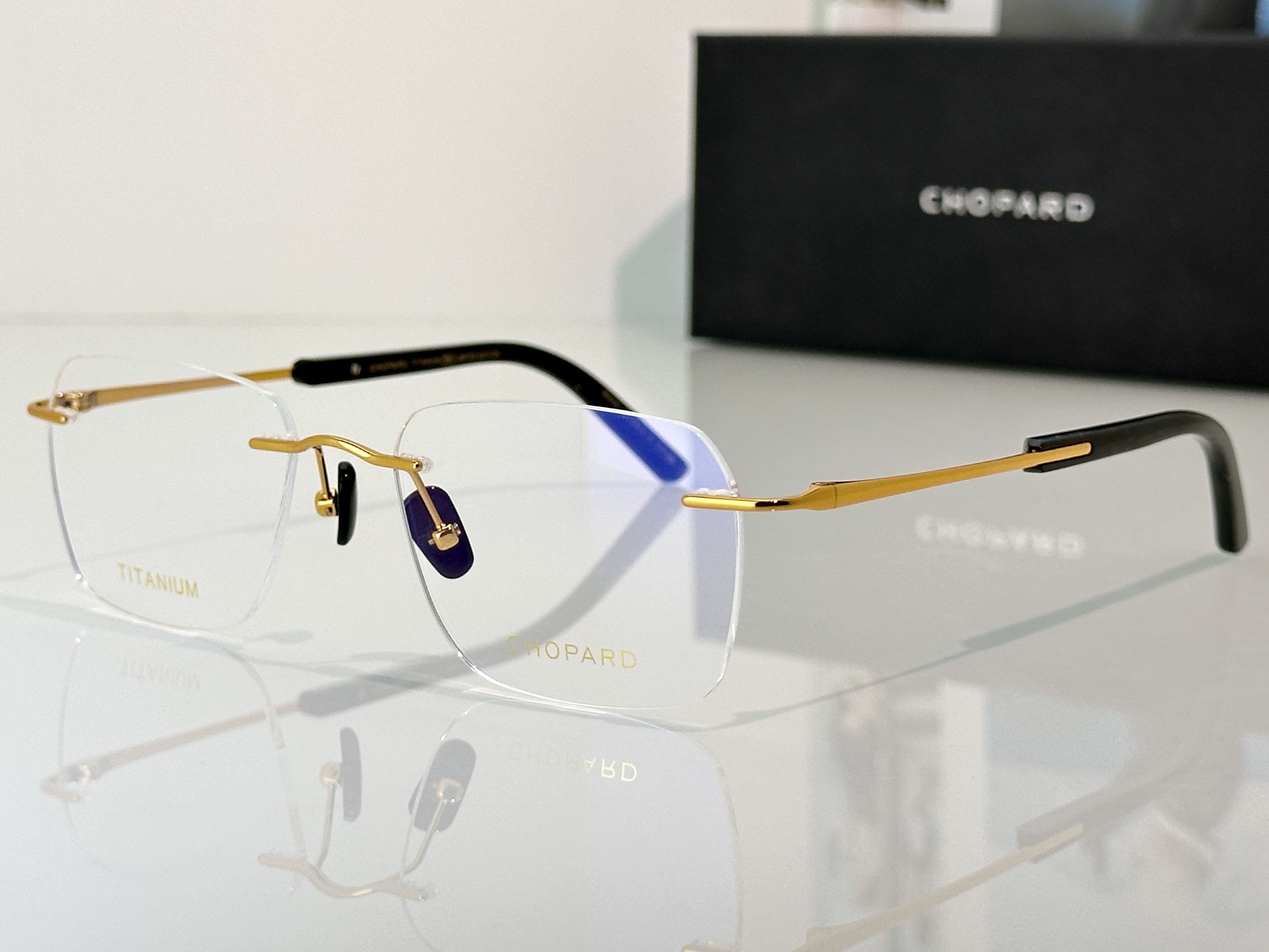 Designer Sunglasses VCHM20J