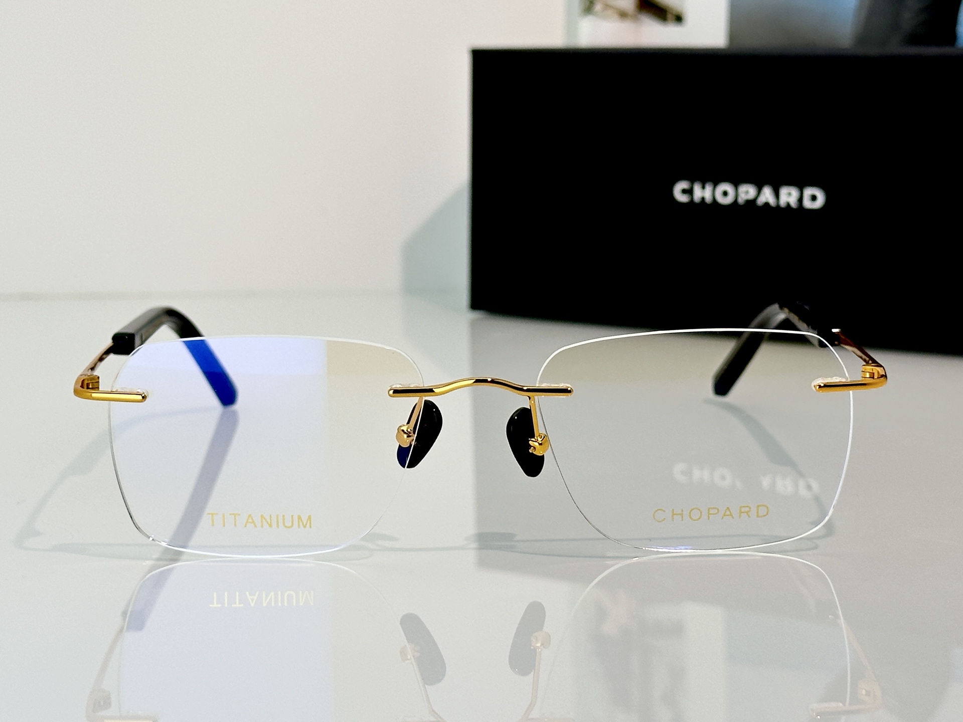 Designer Sunglasses VCHM20J