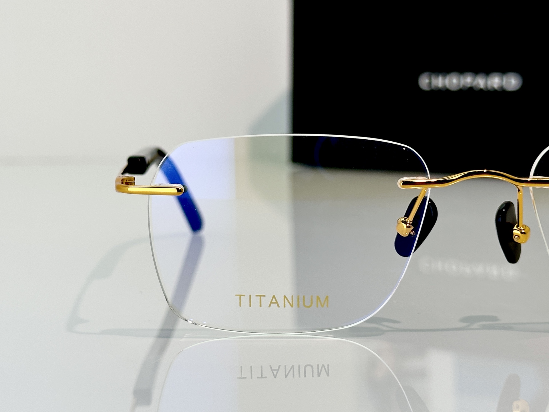 Designer Sunglasses VCHM20J