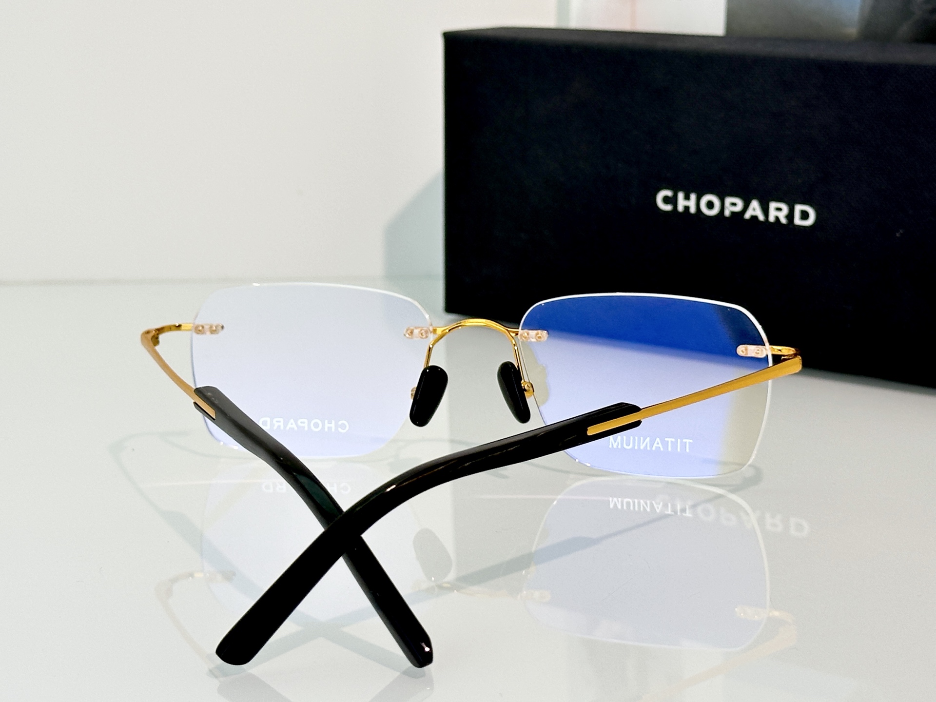 Designer Sunglasses VCHM20J