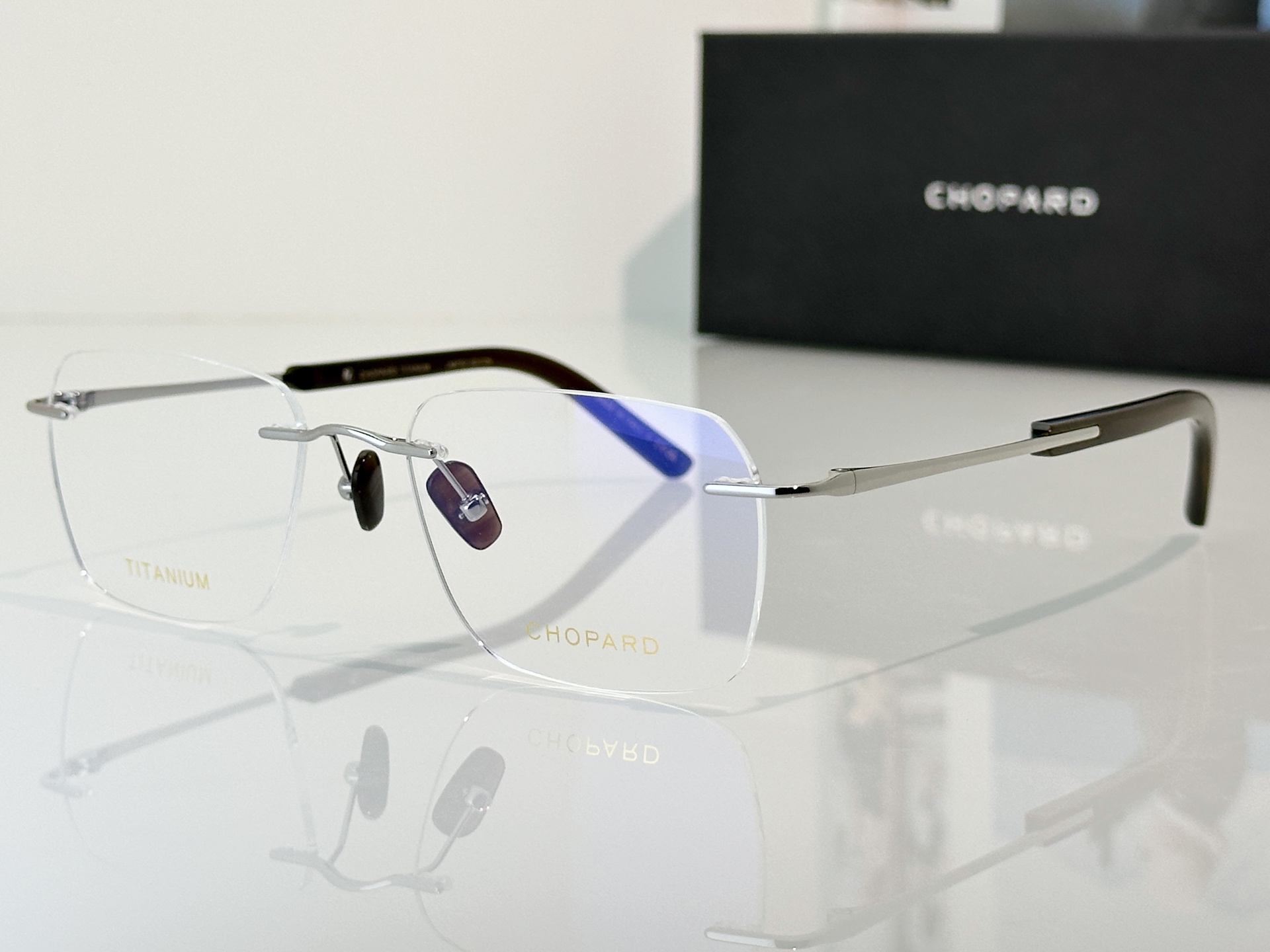 Designer Sunglasses VCHM20J