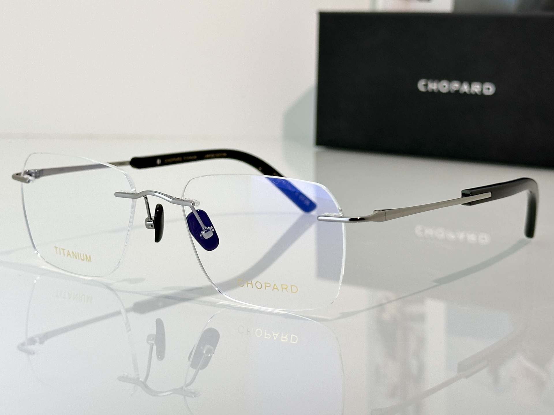 Designer Sunglasses VCHM20J