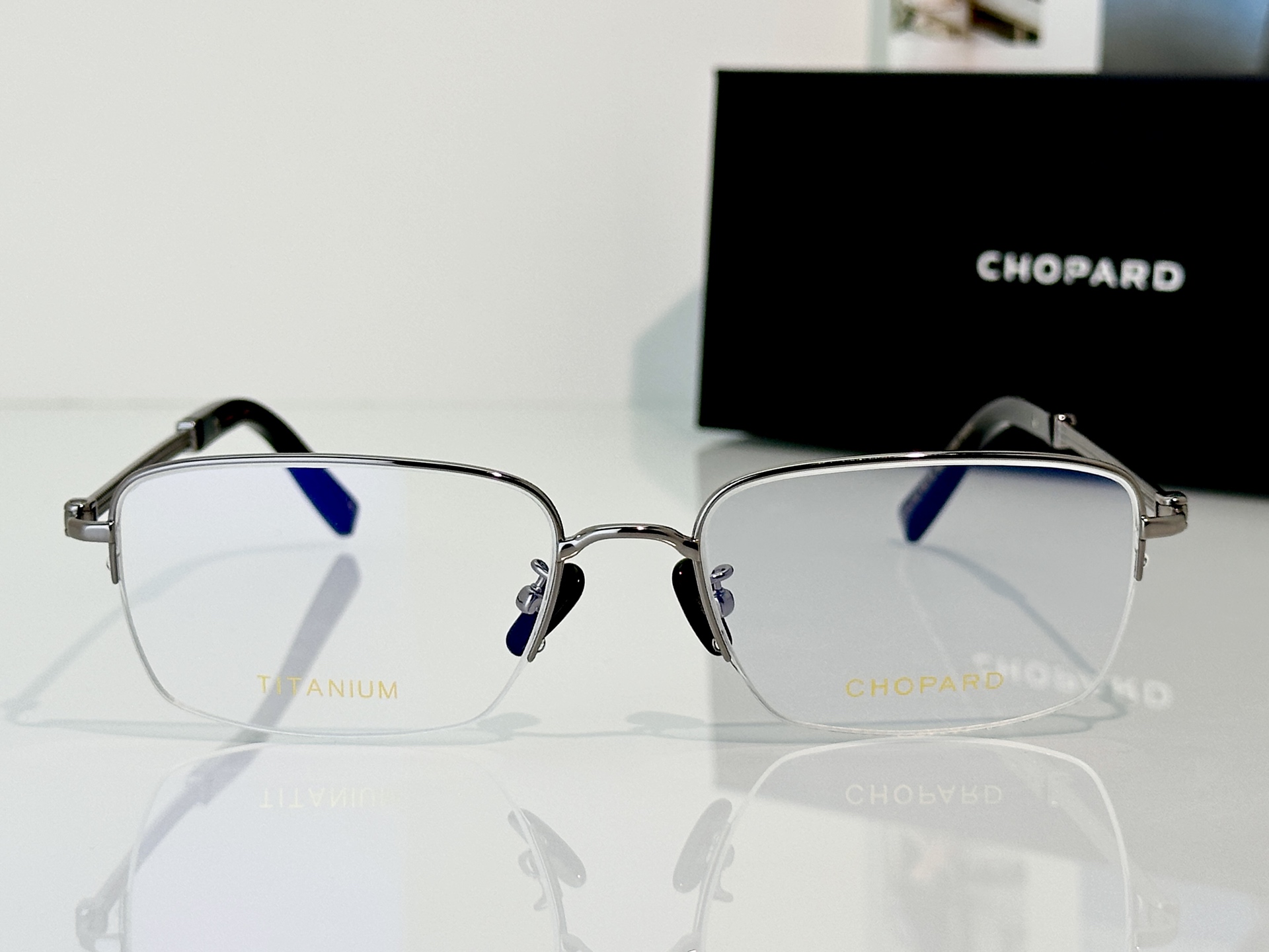 Designer Sunglasses VCHL94D