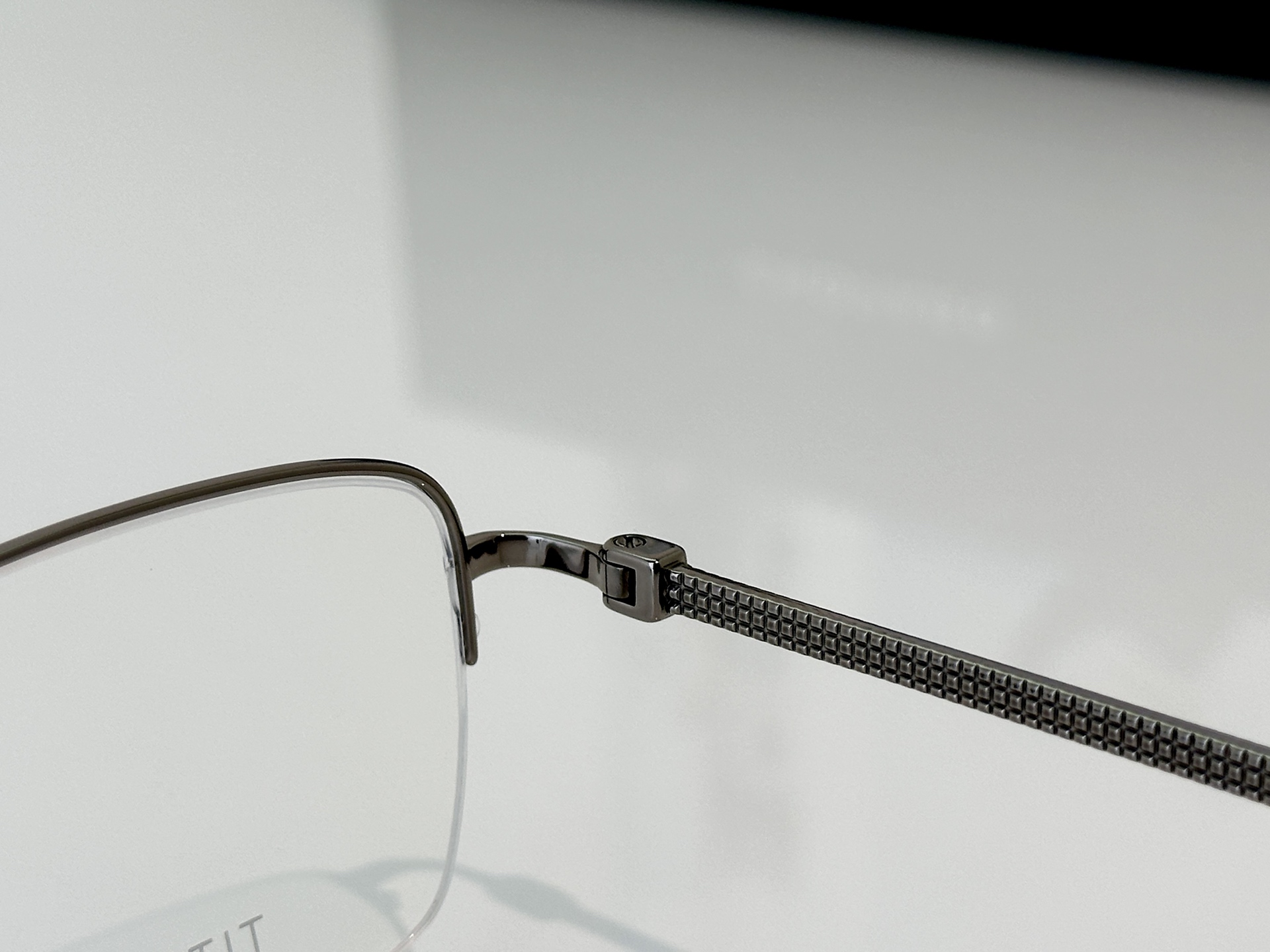Designer Sunglasses VCHL94D