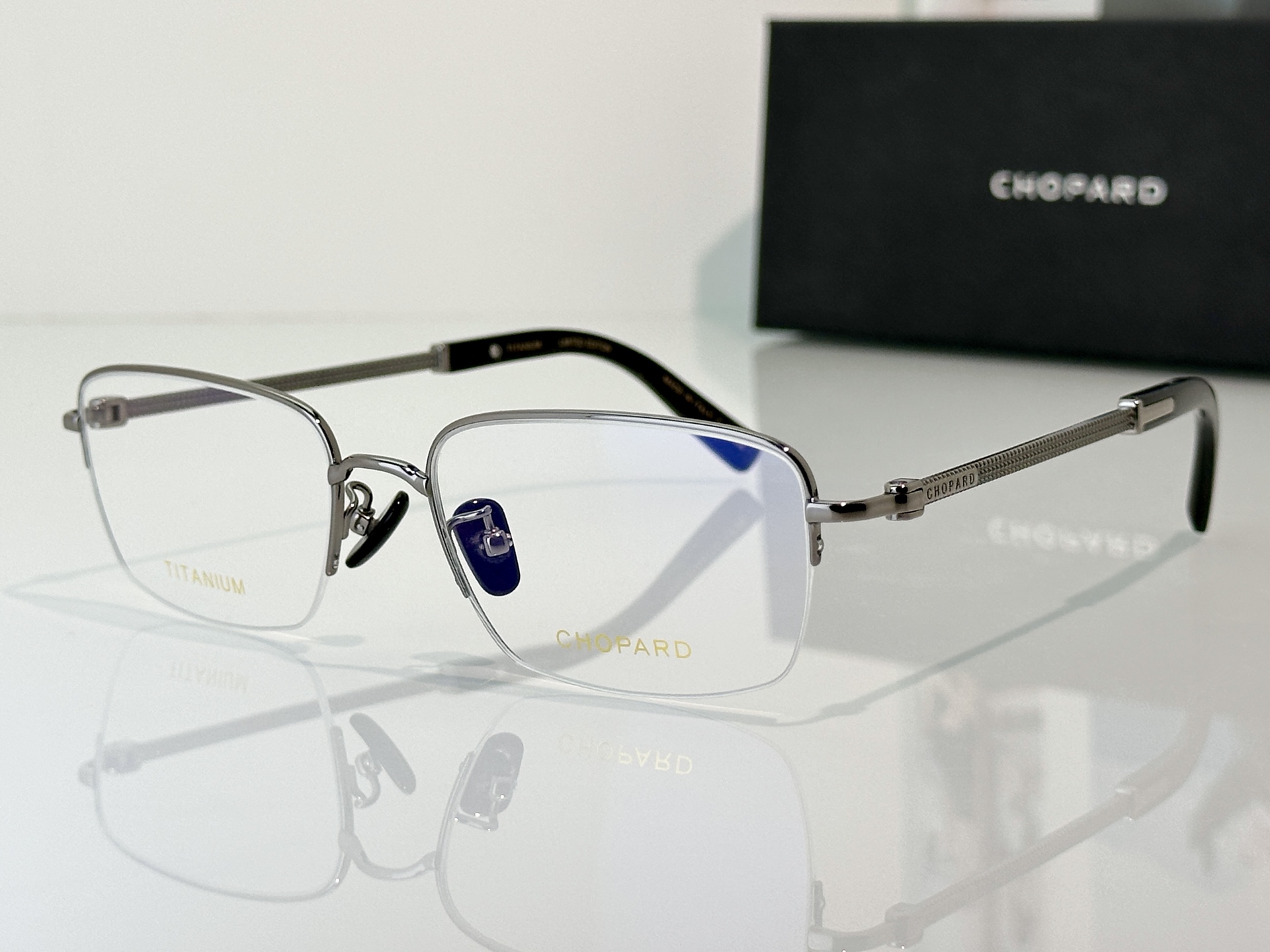 Designer Sunglasses VCHL94D
