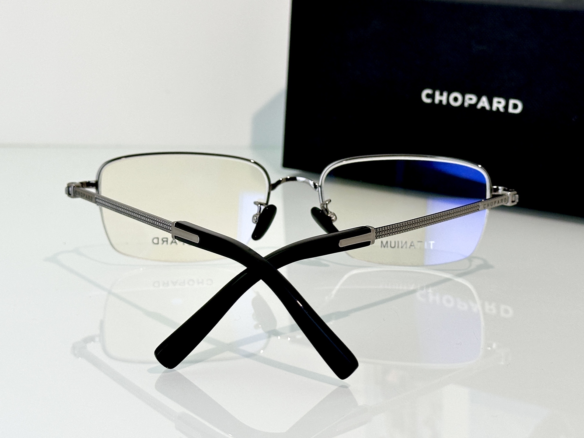Designer Sunglasses VCHL94D
