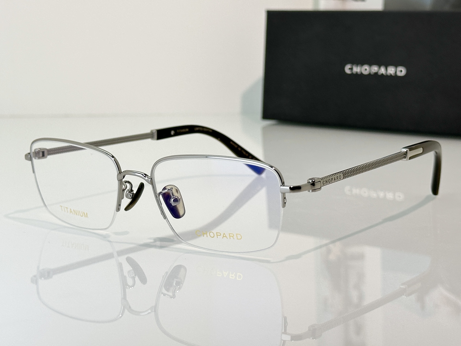 Designer Sunglasses VCHL94D
