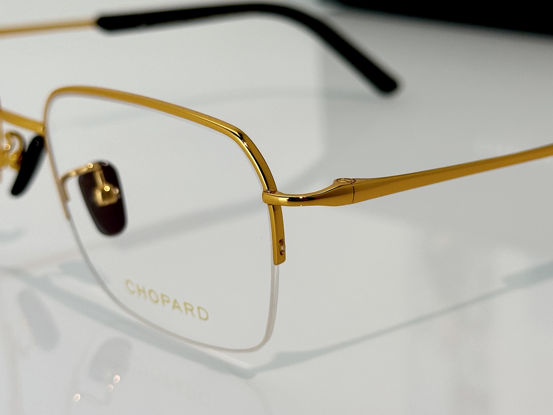 Designer Sunglasses VCHG98J