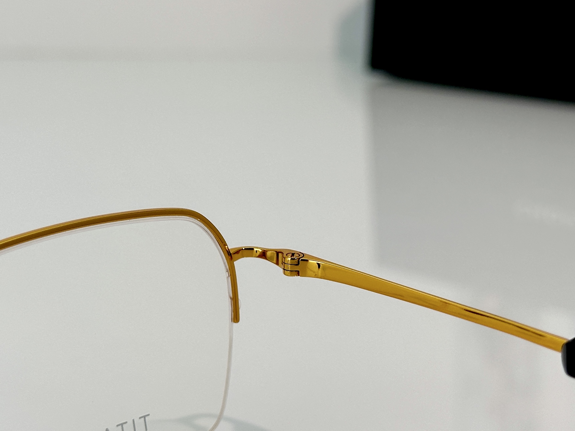 Designer Sunglasses VCHG98J