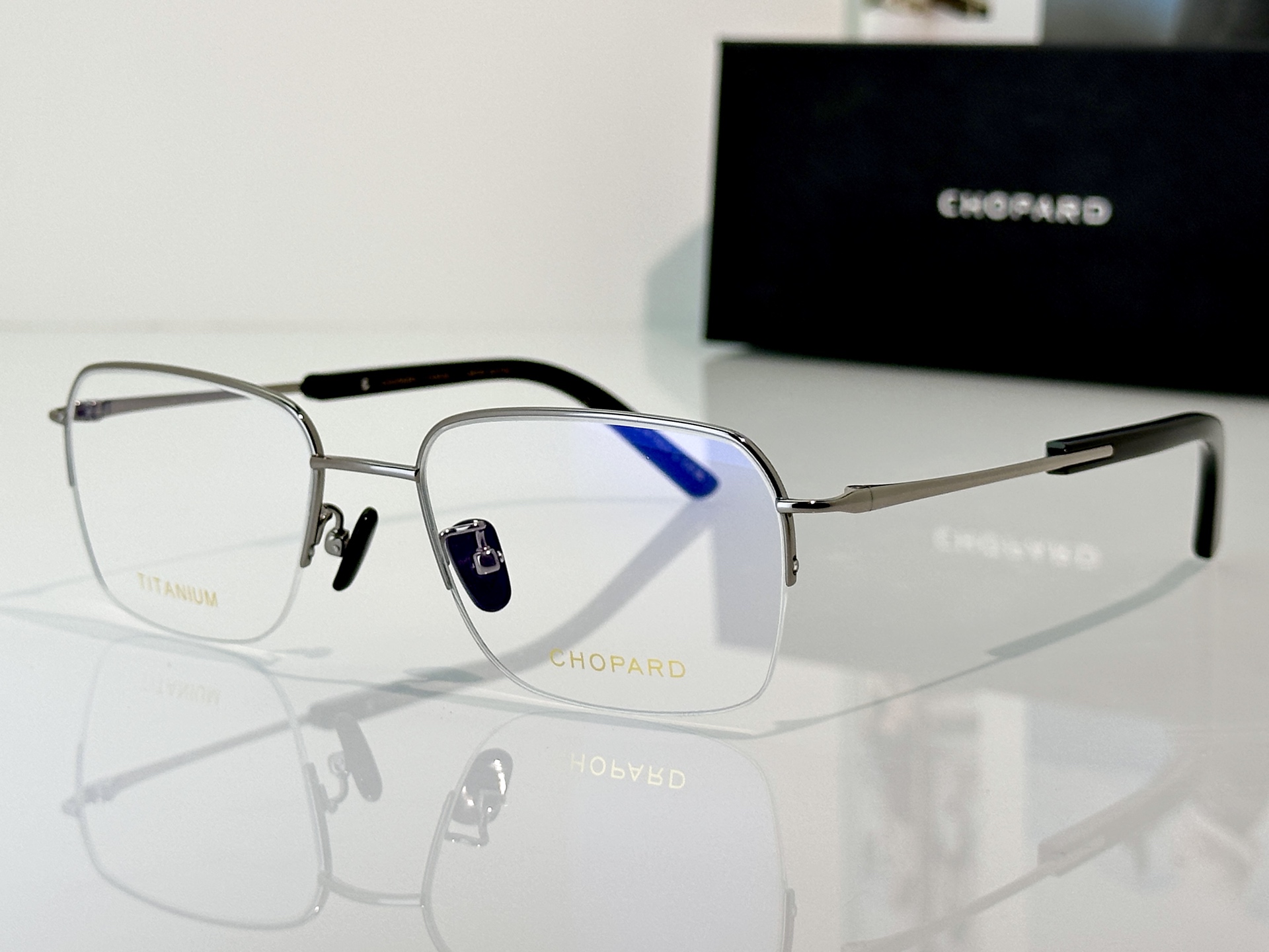 Designer Sunglasses VCHG98J