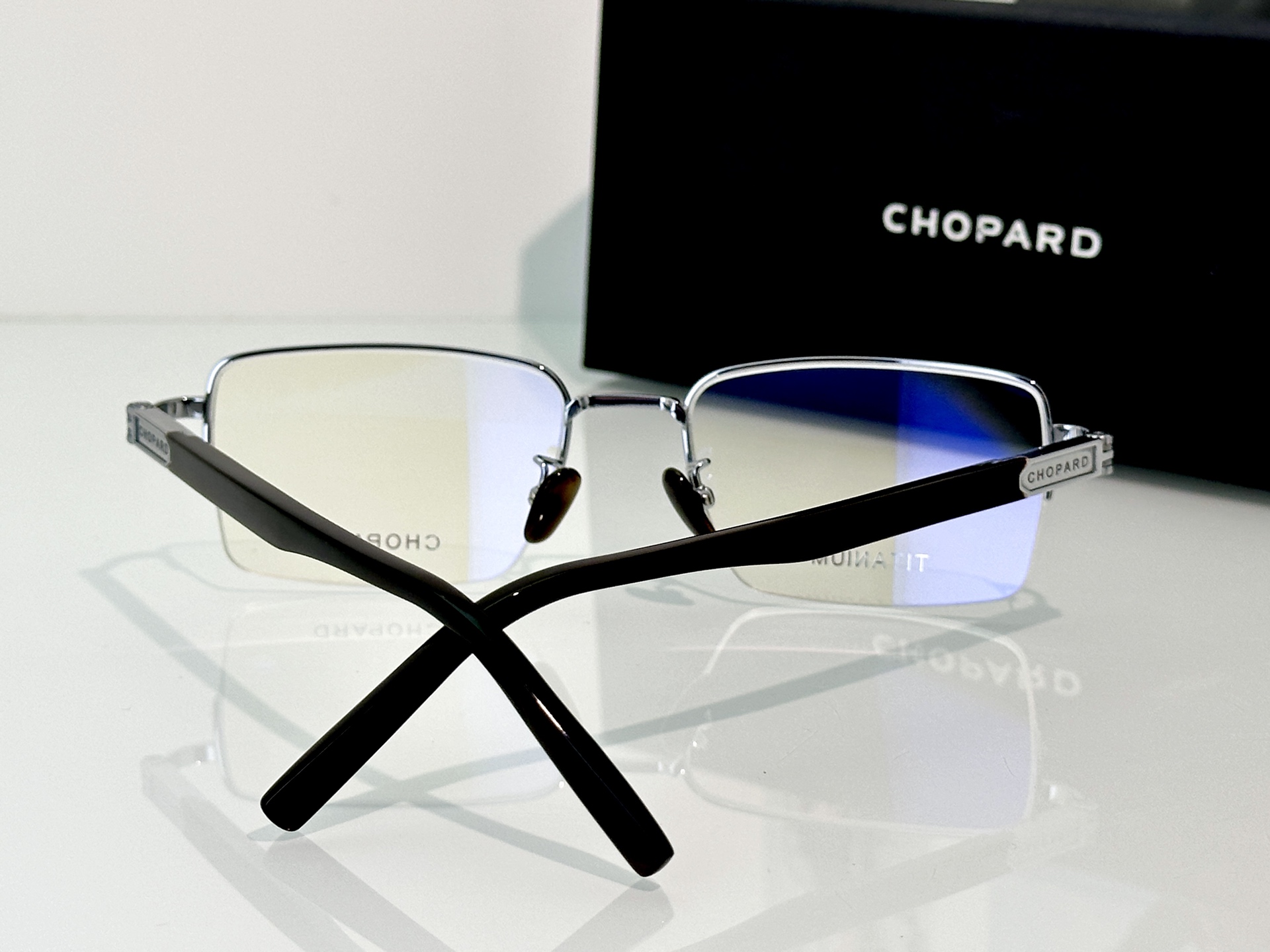 Designer Sunglasses VCHL39D