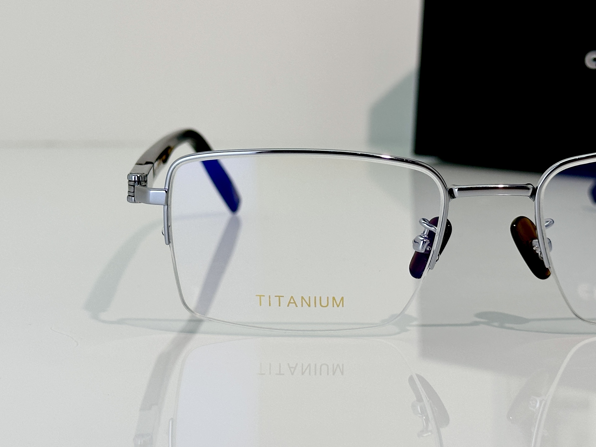 Designer Sunglasses VCHL39D