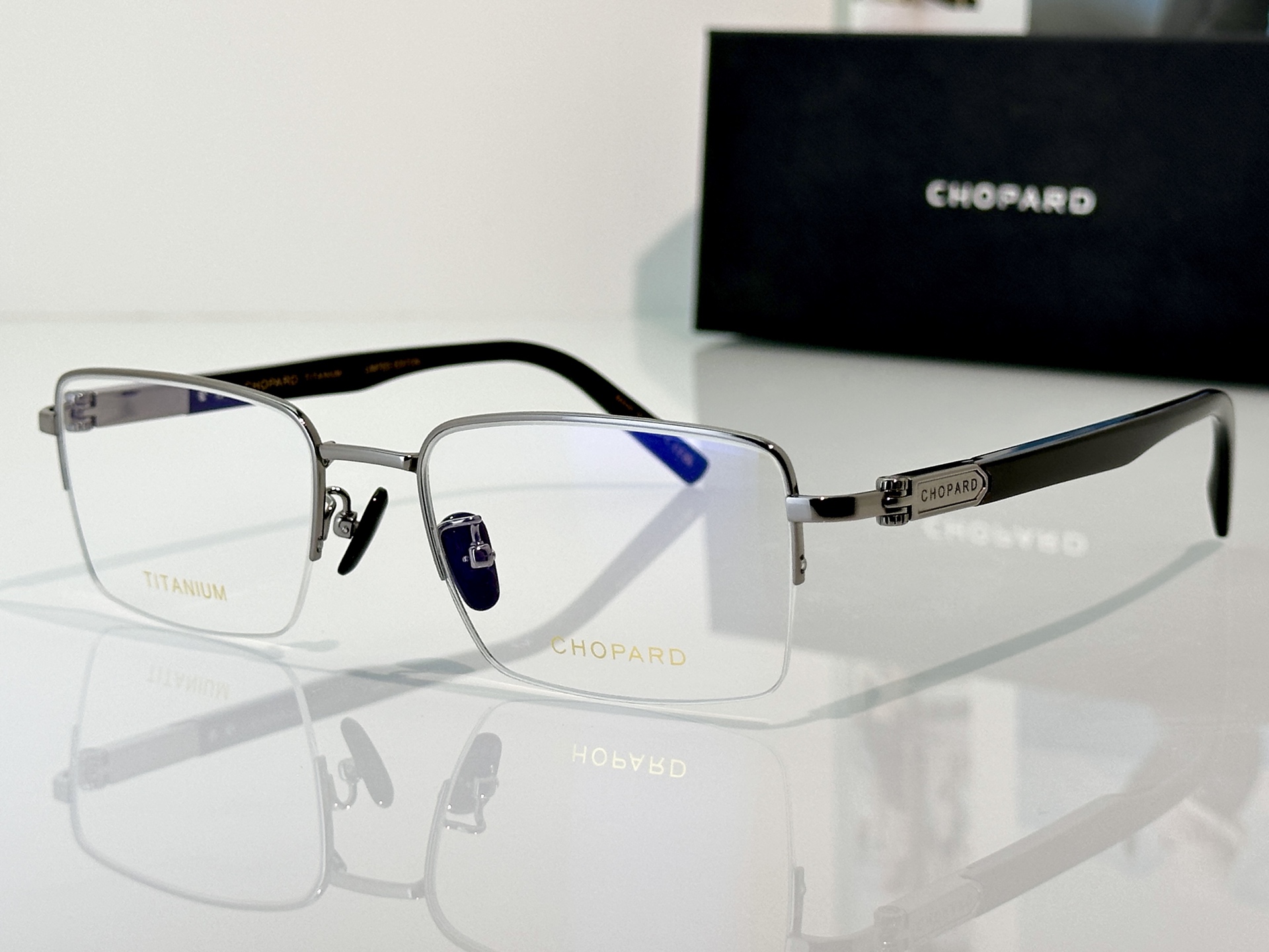 Designer Sunglasses VCHL39D