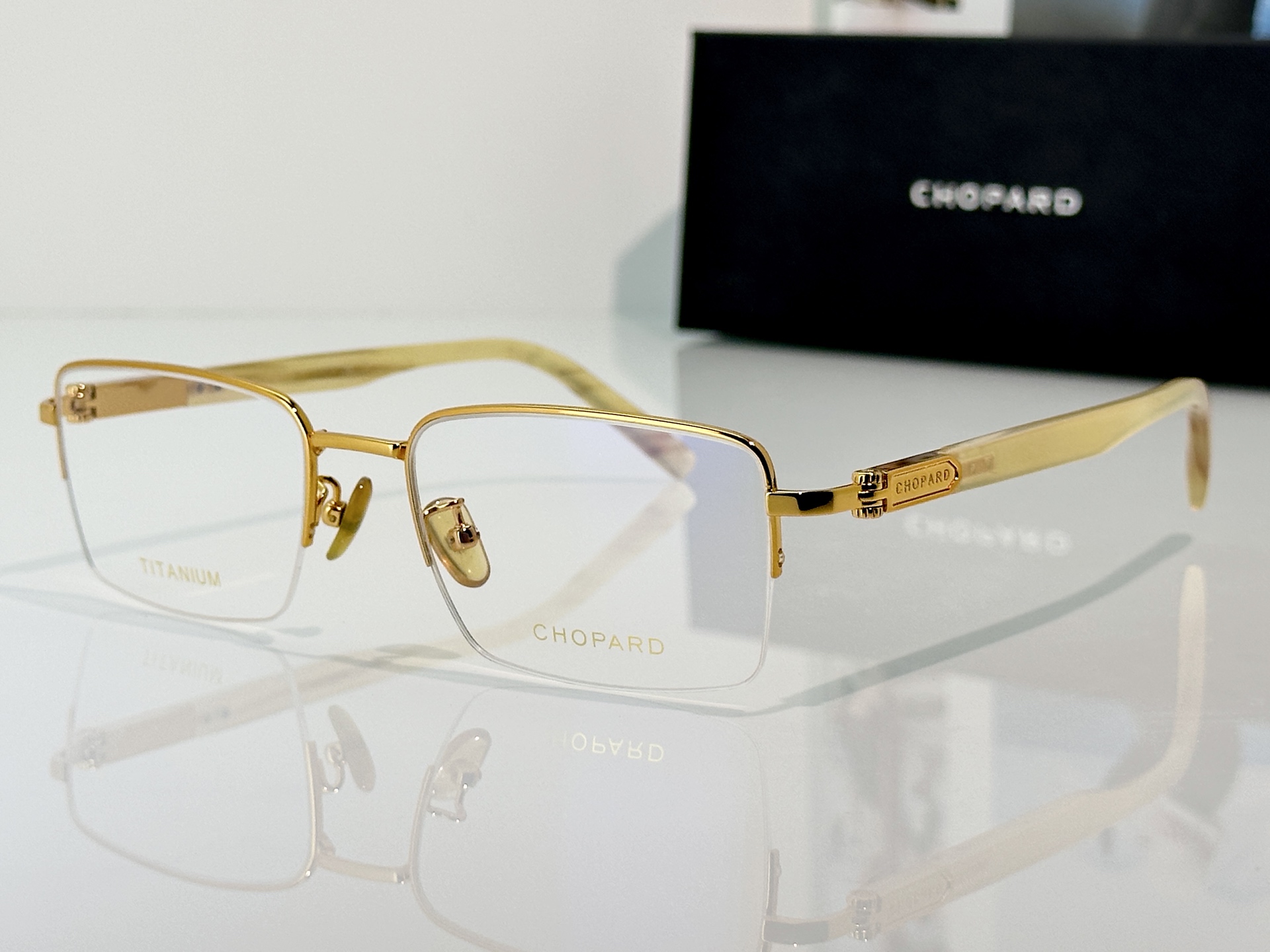 Designer Sunglasses VCHL39D