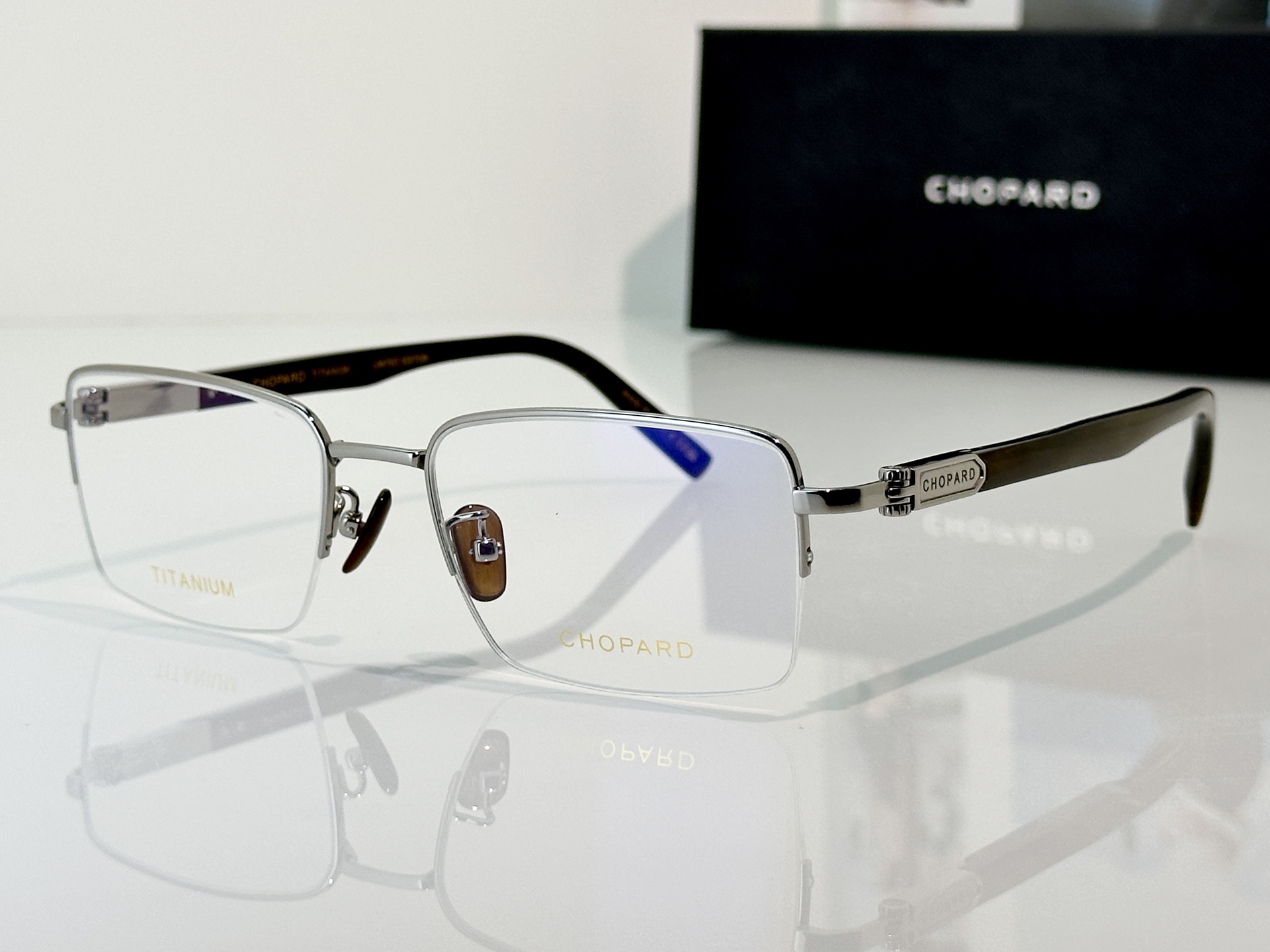 Designer Sunglasses VCHL39D