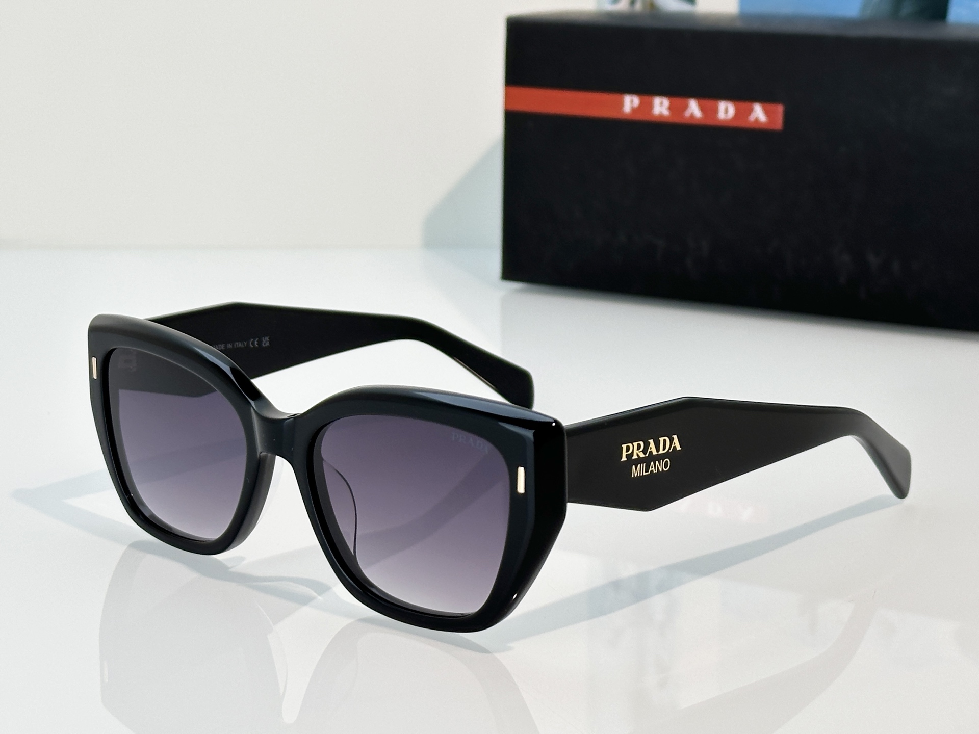 Designer Sunglasses SPR32S