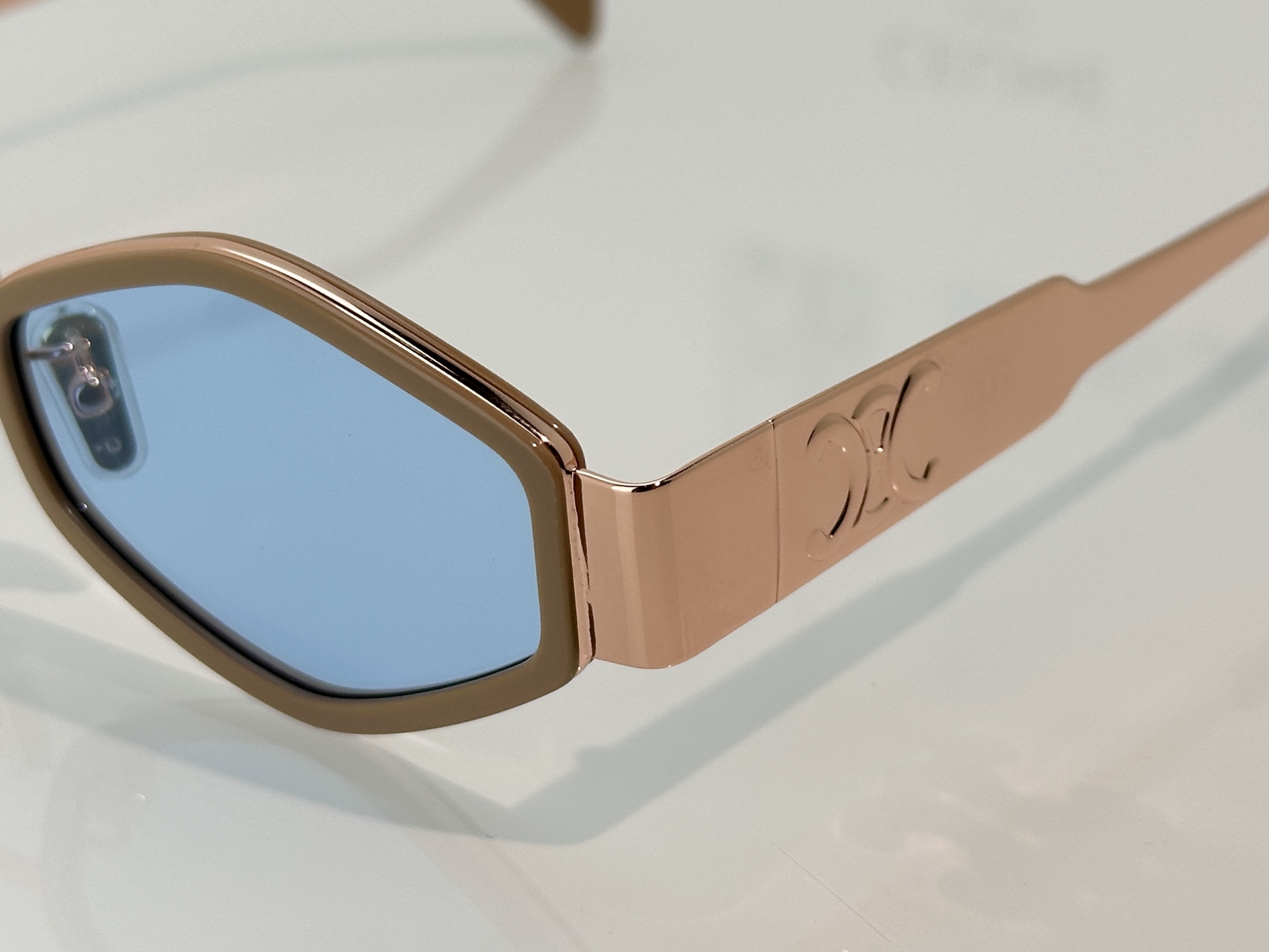 Designer Sunglasses CL40330F