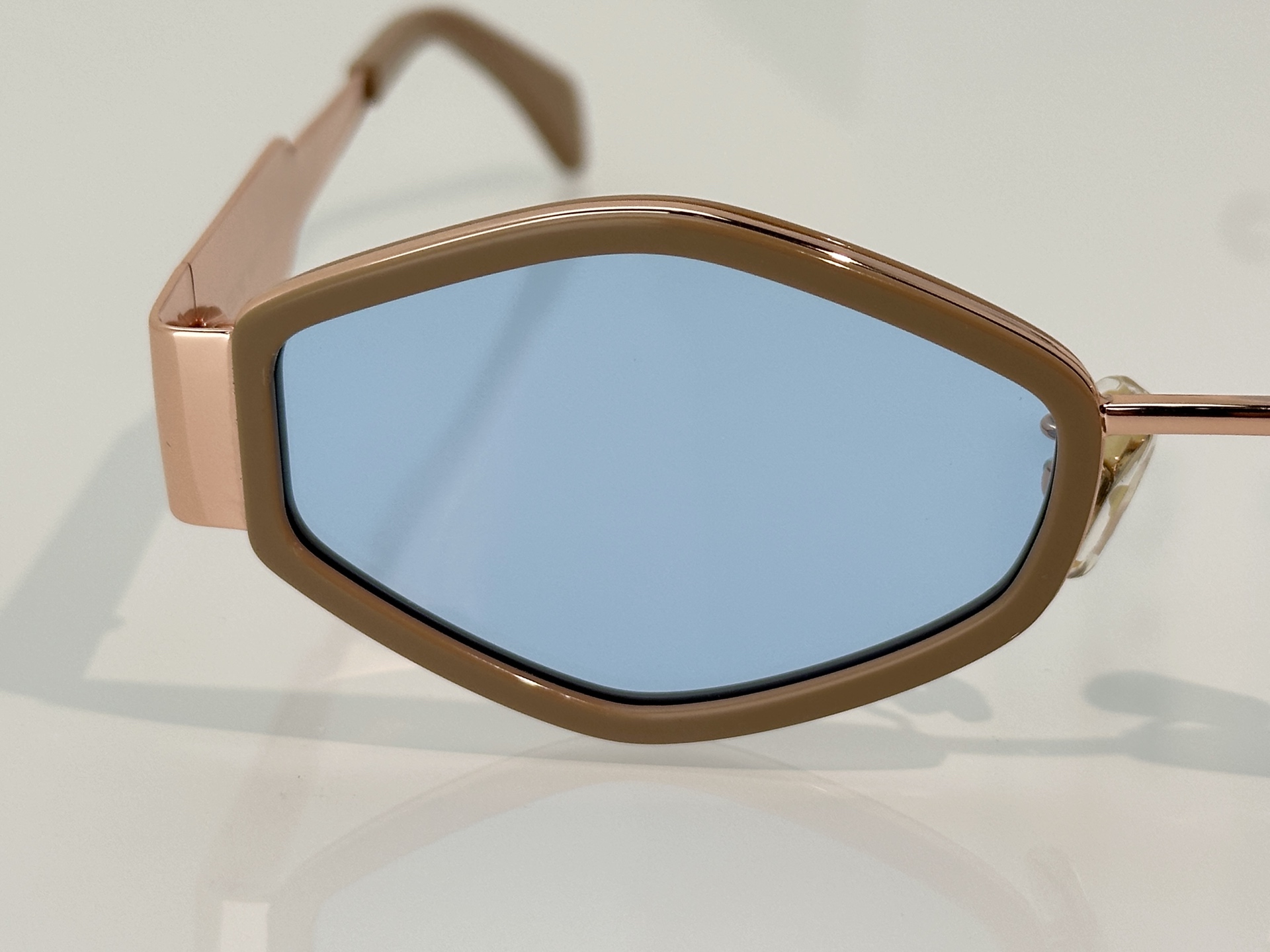 Designer Sunglasses CL40330F