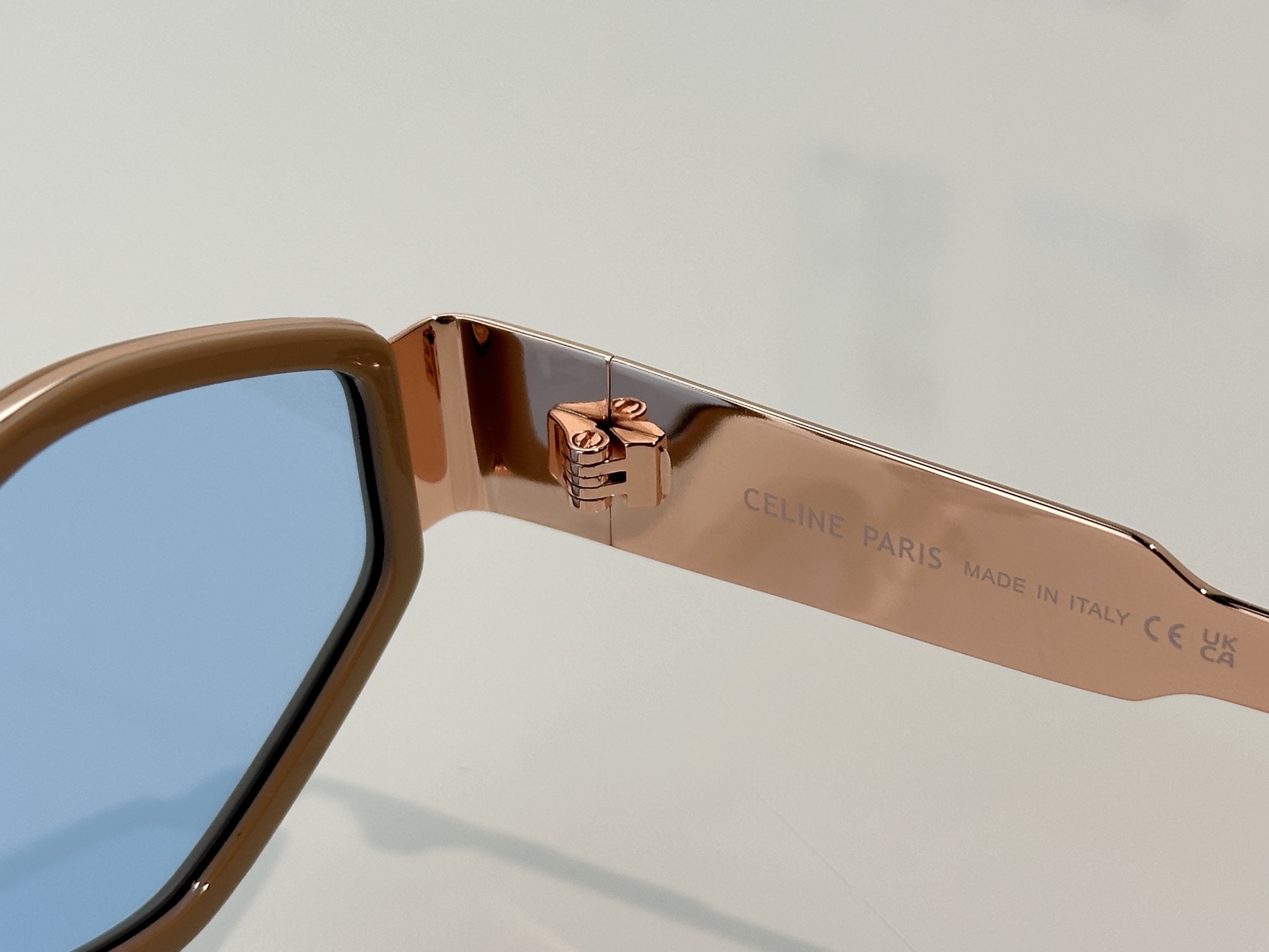 Designer Sunglasses CL40330F