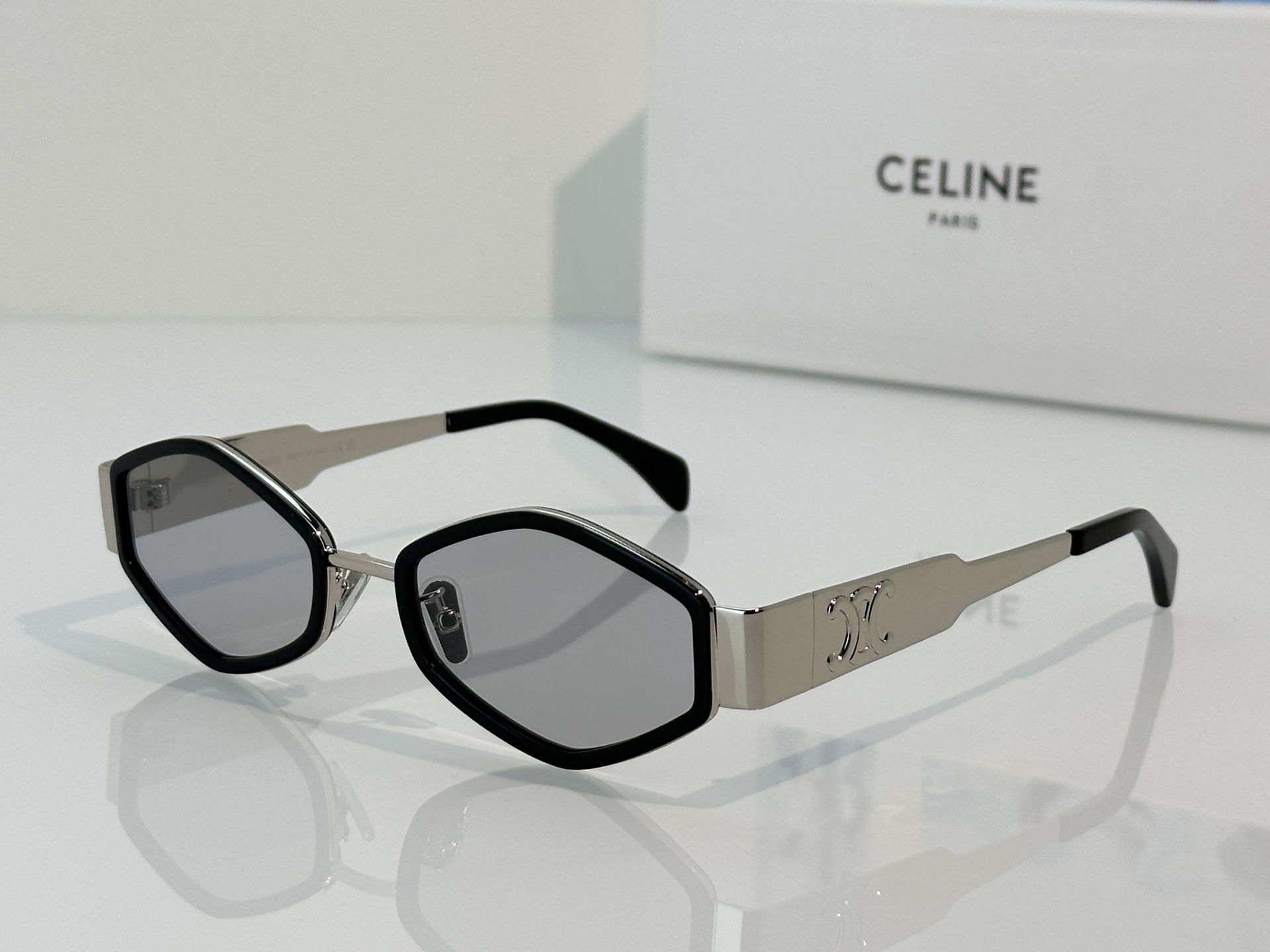 Designer Sunglasses CL40330F