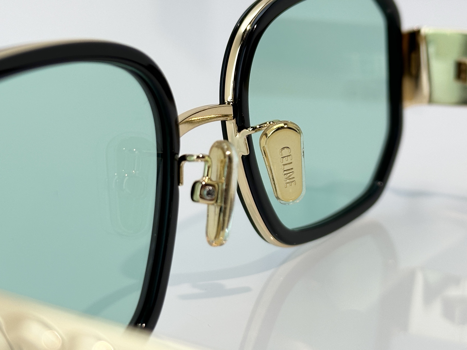 Designer Sunglasses CL40332F