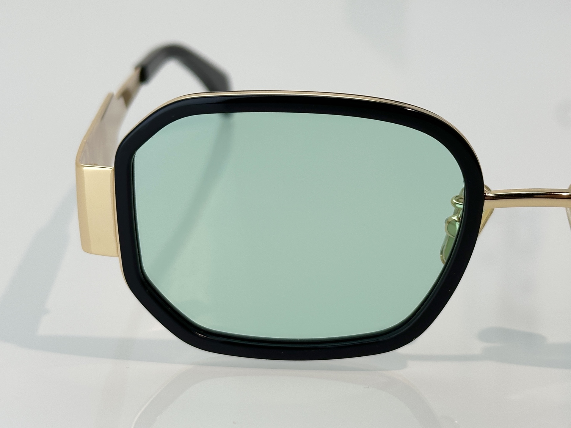 Designer Sunglasses CL40332F