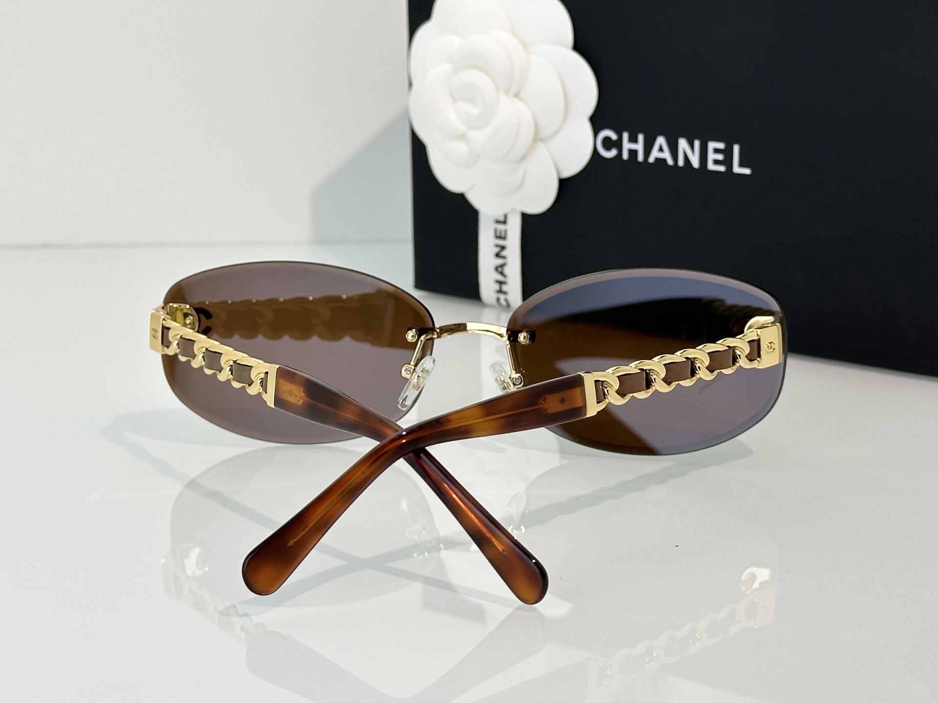 Chanel Sunglasses CH1913Q