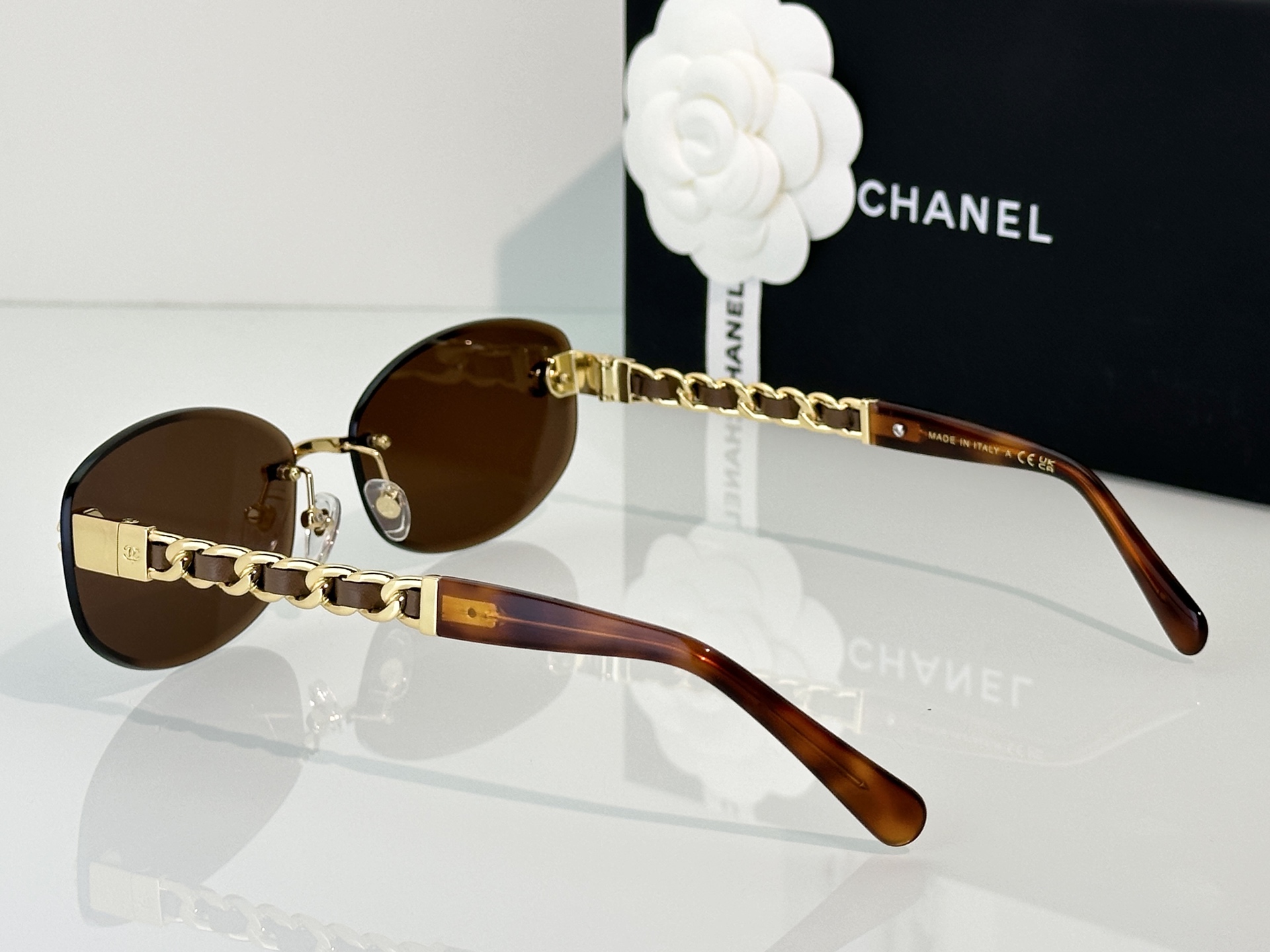 Chanel Sunglasses CH1913Q