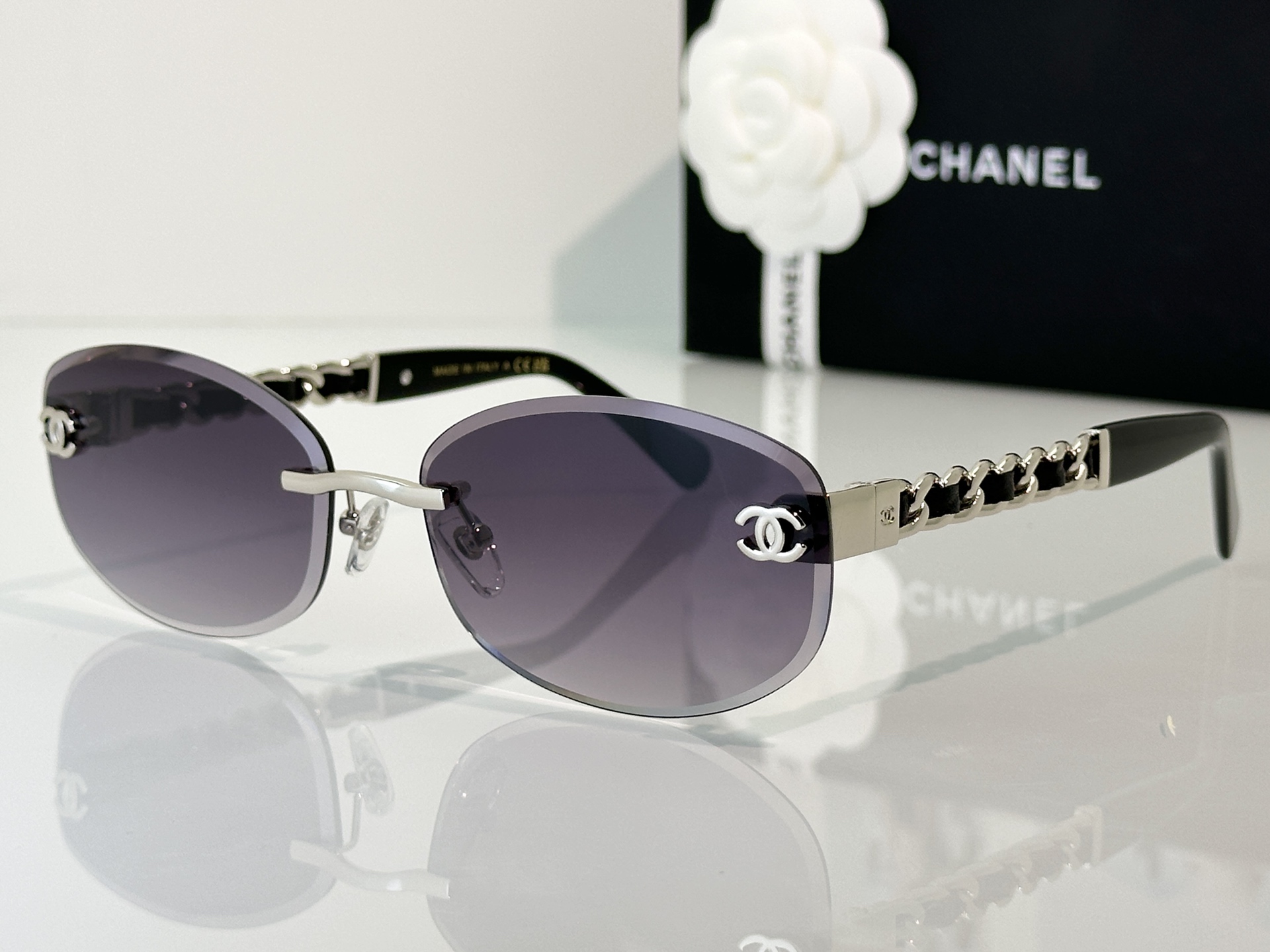 Chanel Sunglasses CH1913Q