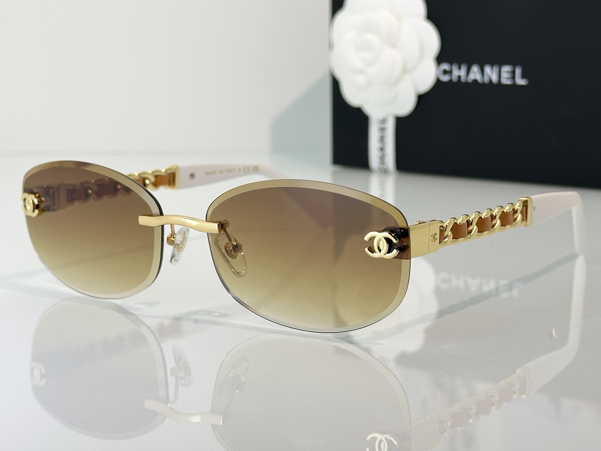 Chanel Sunglasses CH1913Q