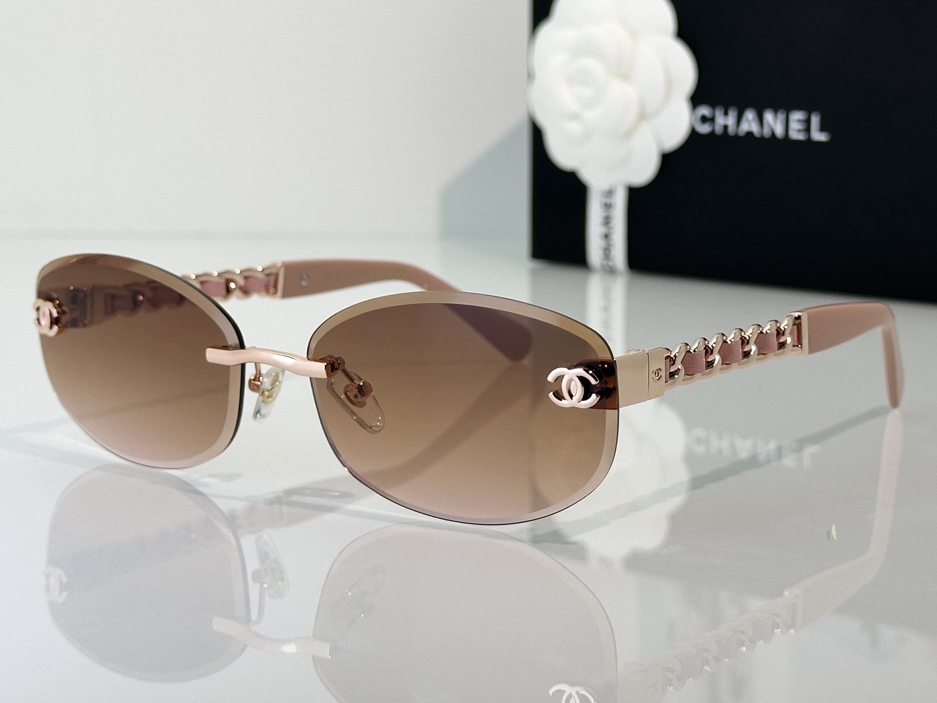 Chanel Sunglasses CH1913Q