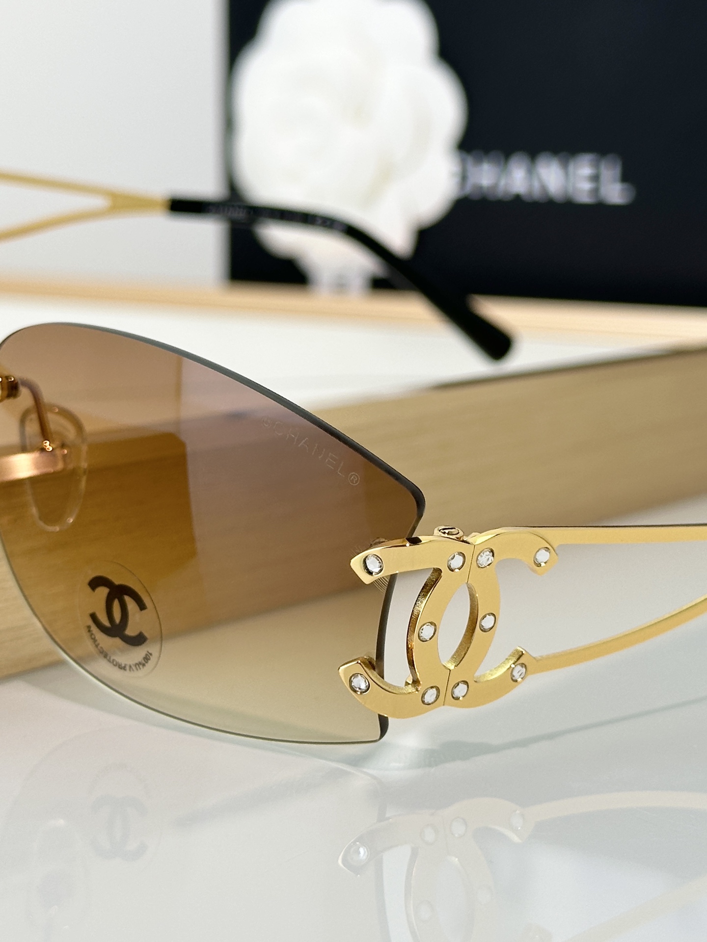 Chanel Sunglasses CH4087