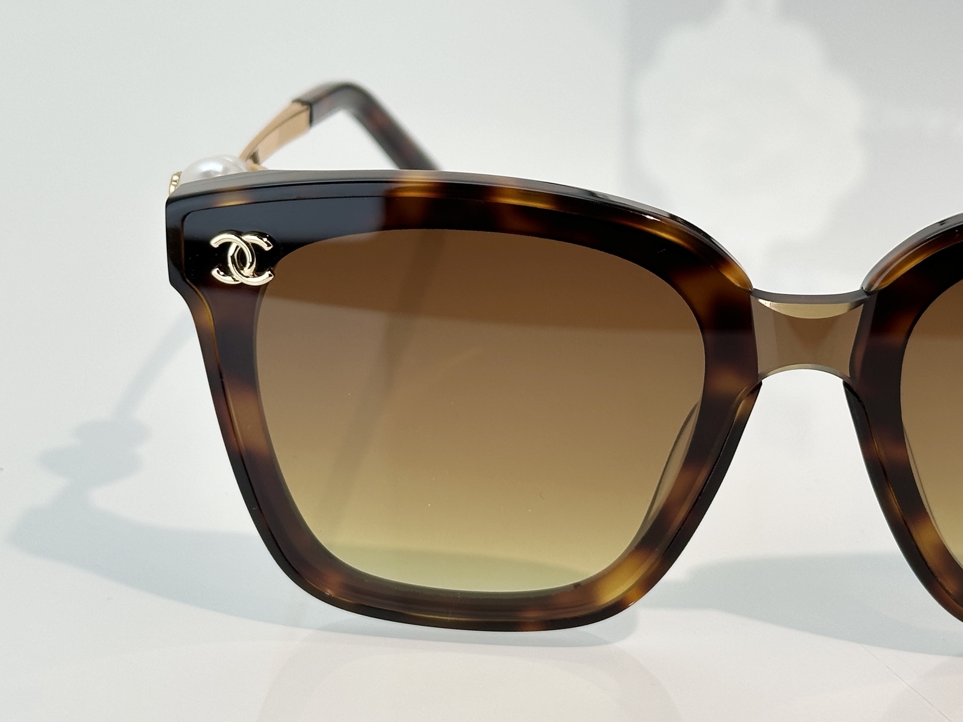 Chanel Sunglasses A95074