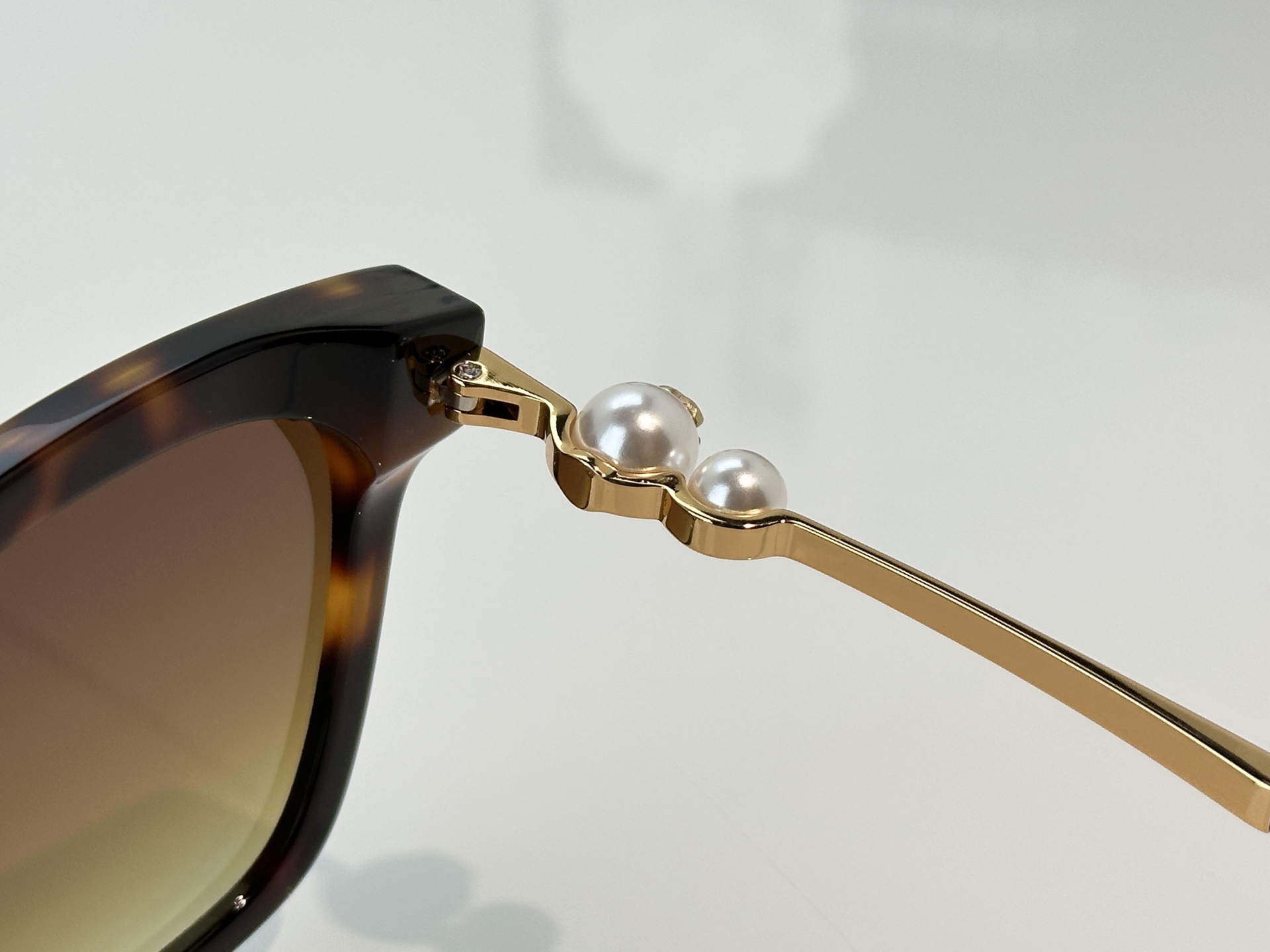 Chanel Sunglasses A95074