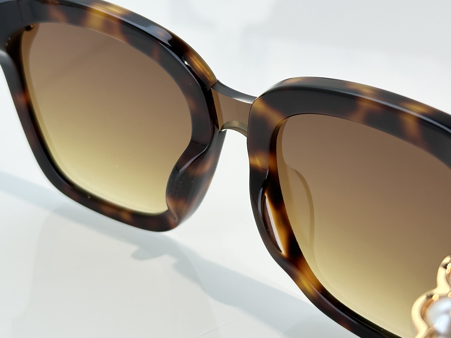 Chanel Sunglasses A95074