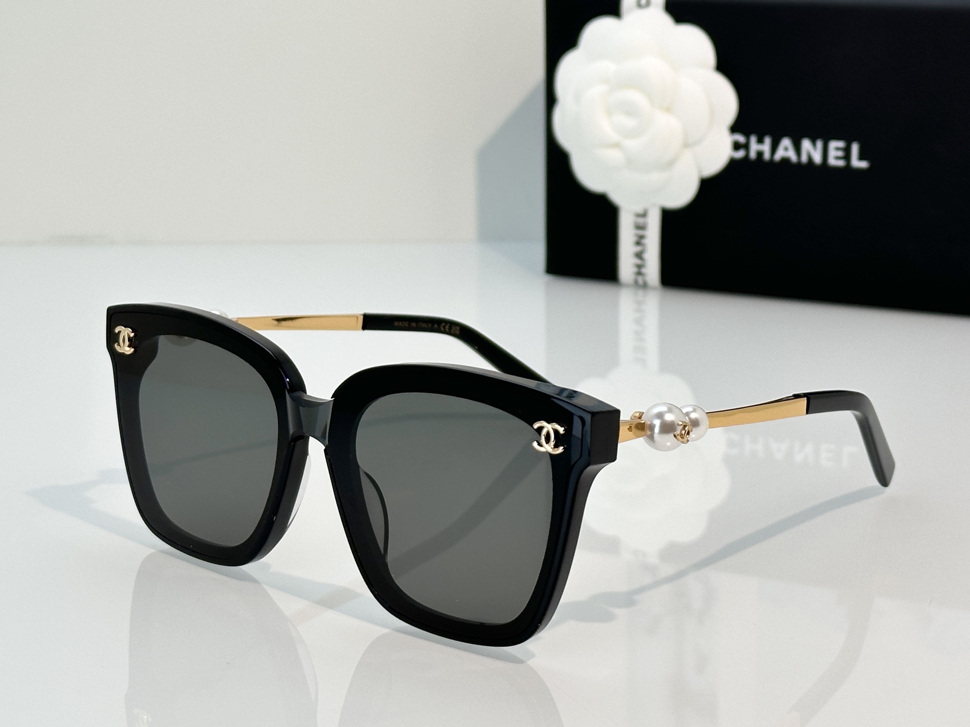 Chanel Sunglasses A95074