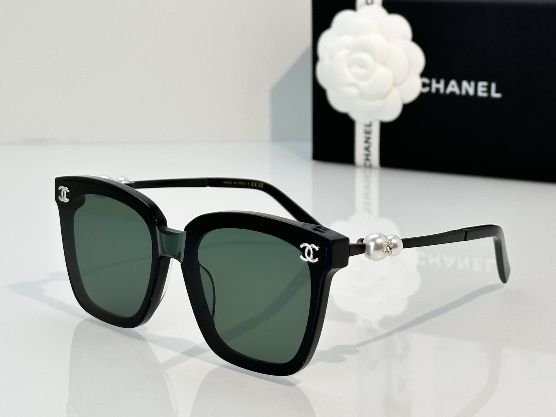 Chanel Sunglasses A95074