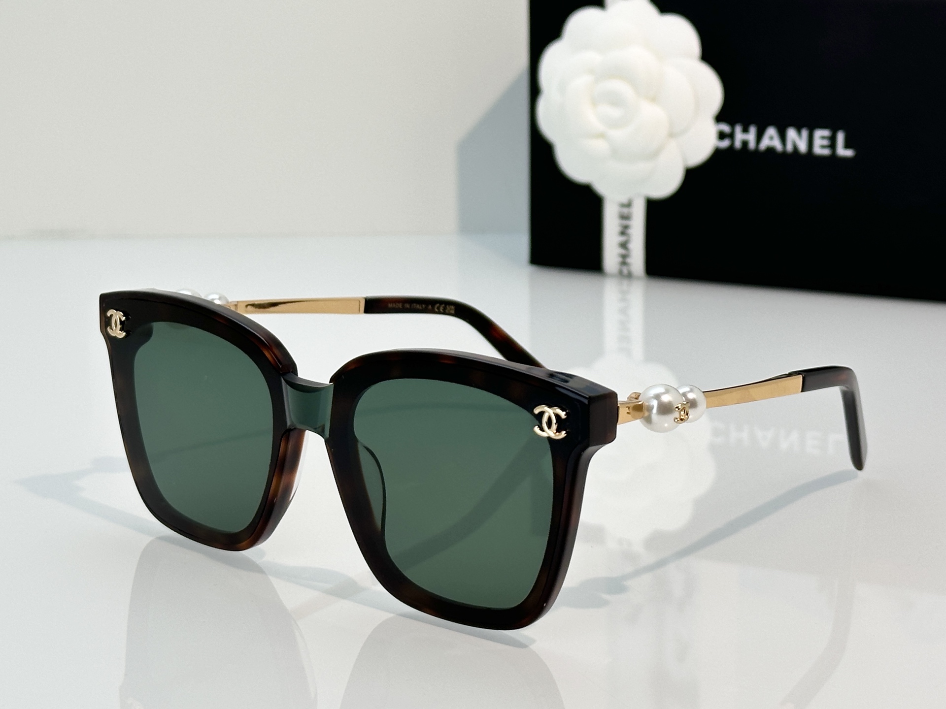 Chanel Sunglasses A95074