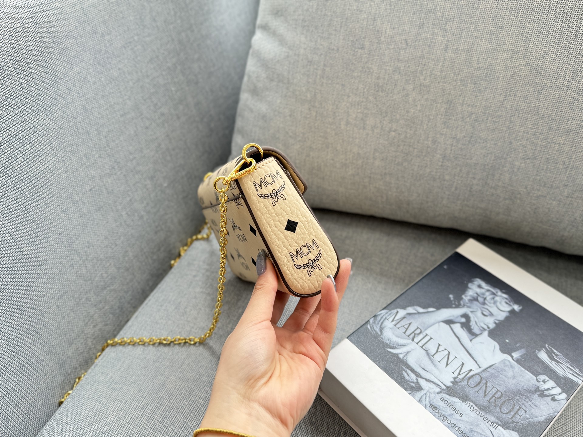 Miniatura 3